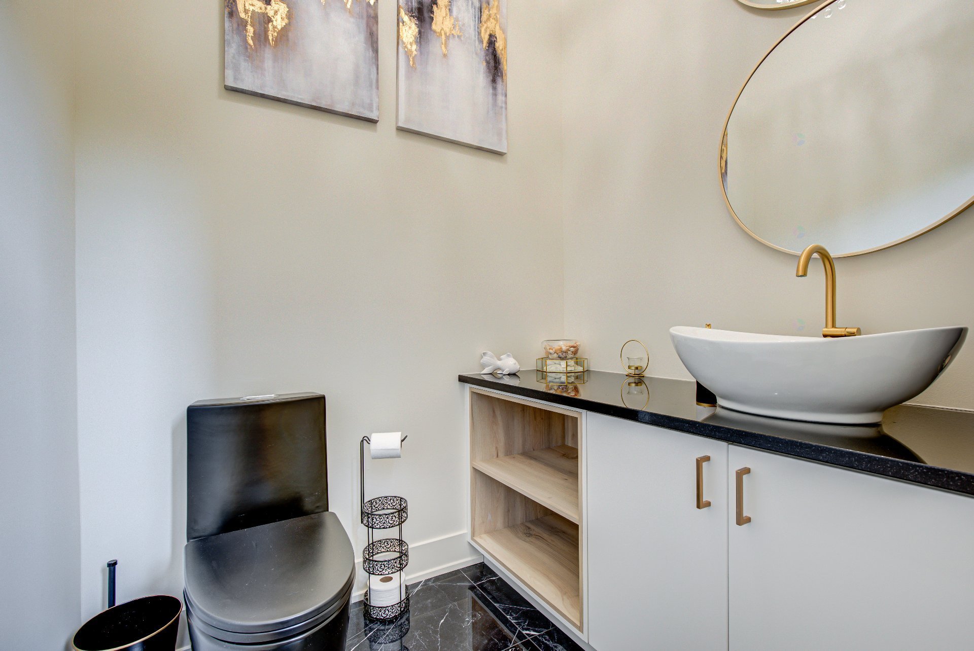 Powder room