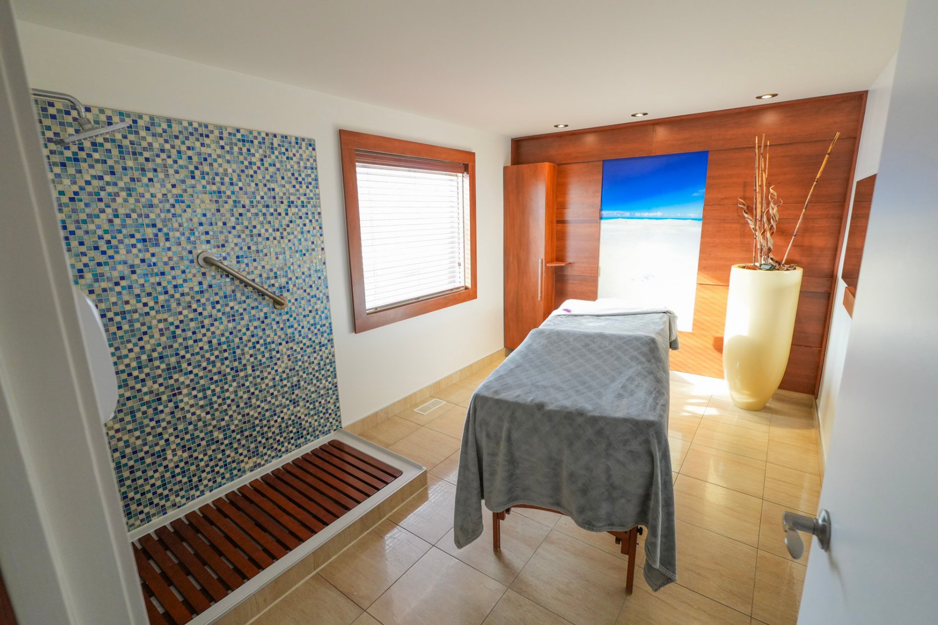 181 Boul. Maloney E. LOCAL 1