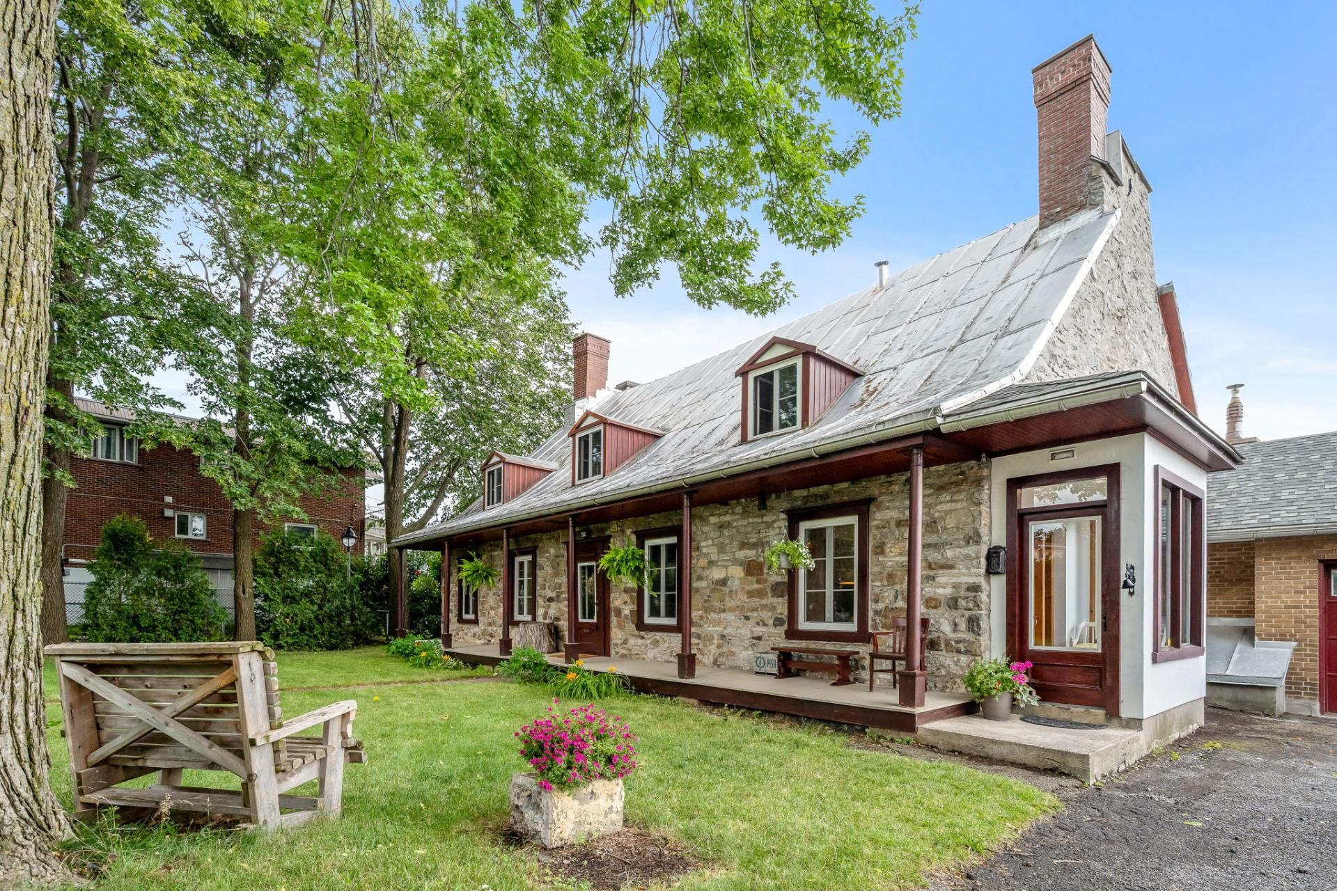 6255 Rue Jarry E. 