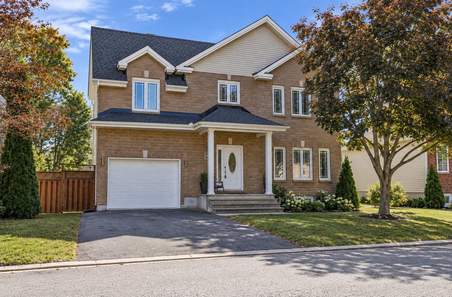324 Rue Frank-Lynch 
