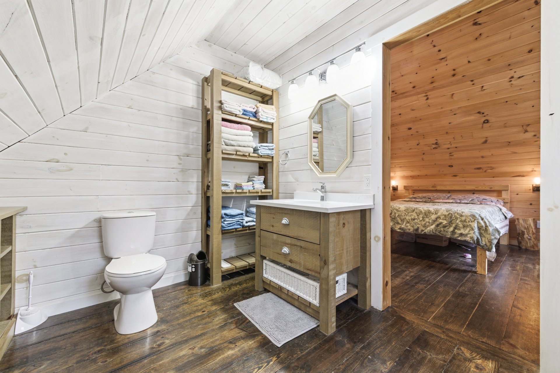 Salle de bains attenante à la CCP - Ensuite
