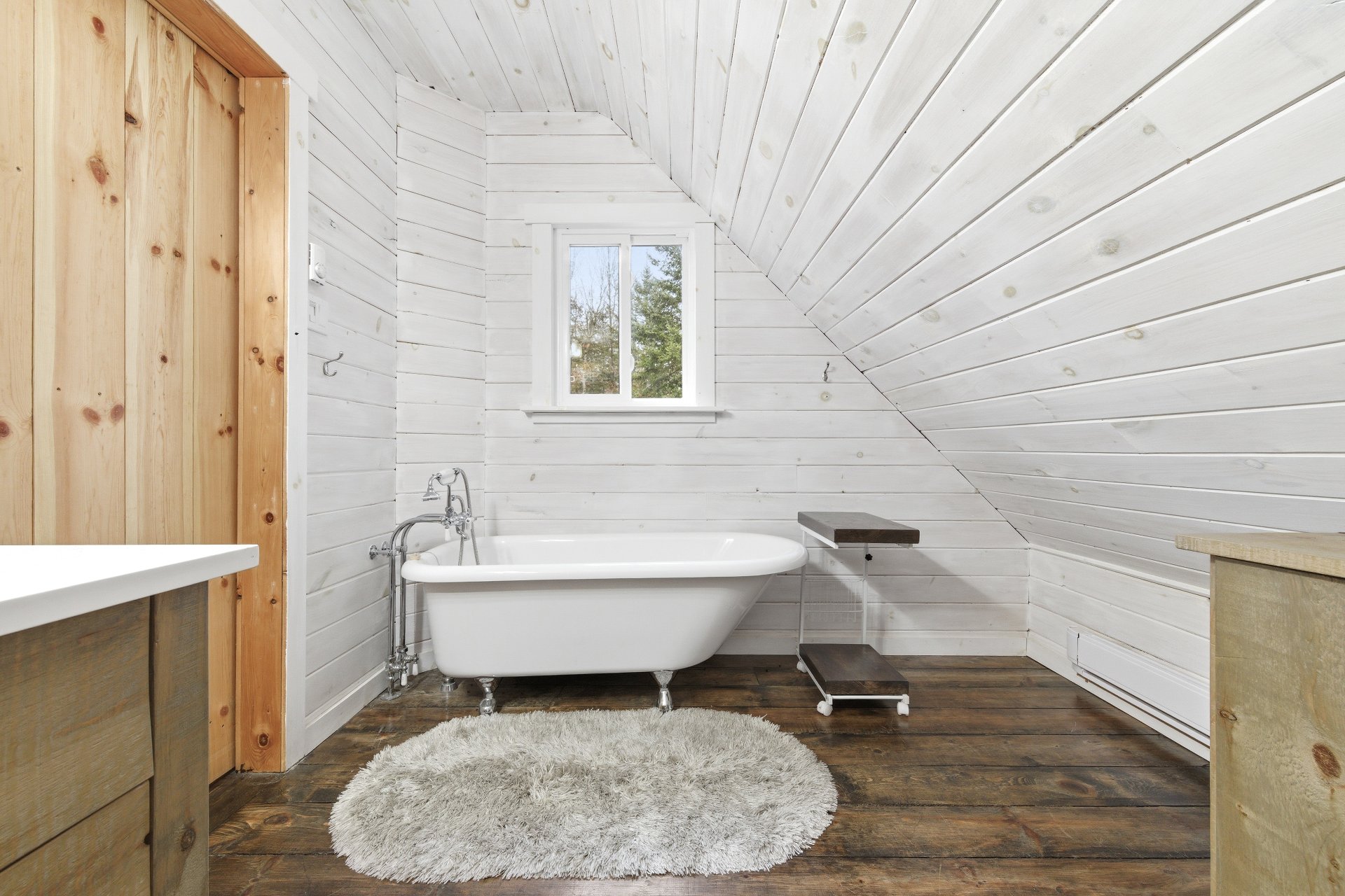 Salle de bains attenante à la CCP - Ensuite