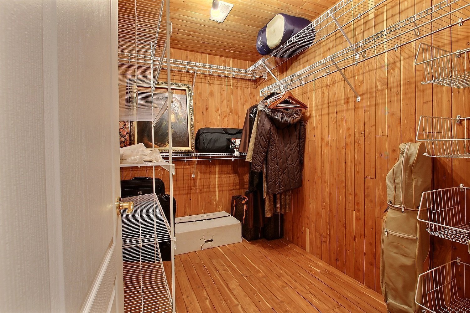 Walk-in closet