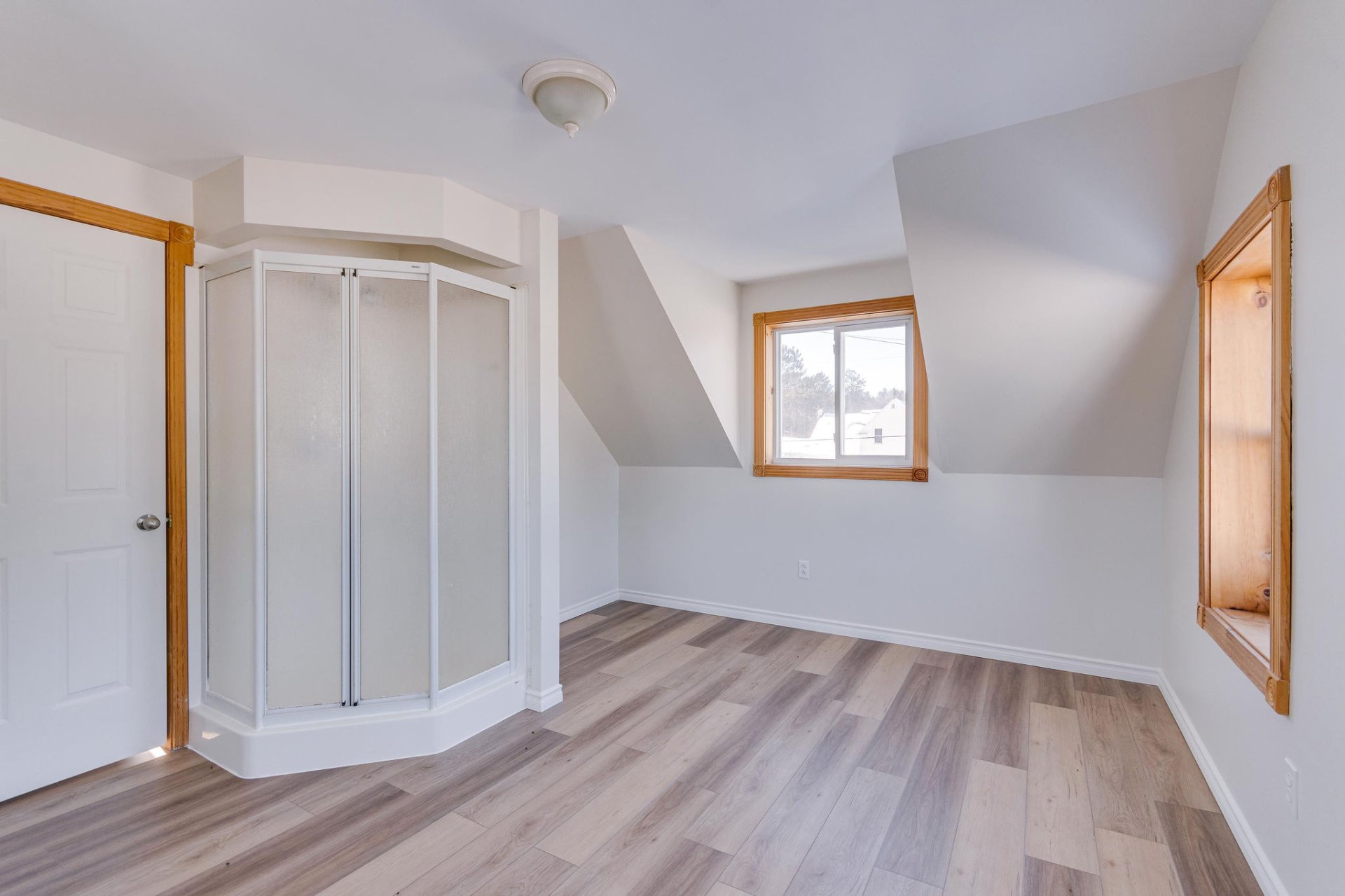 Master bedroom - Primary bedroom