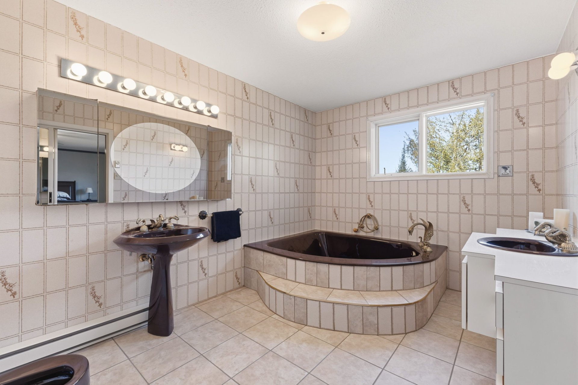 Ensuite bathroom