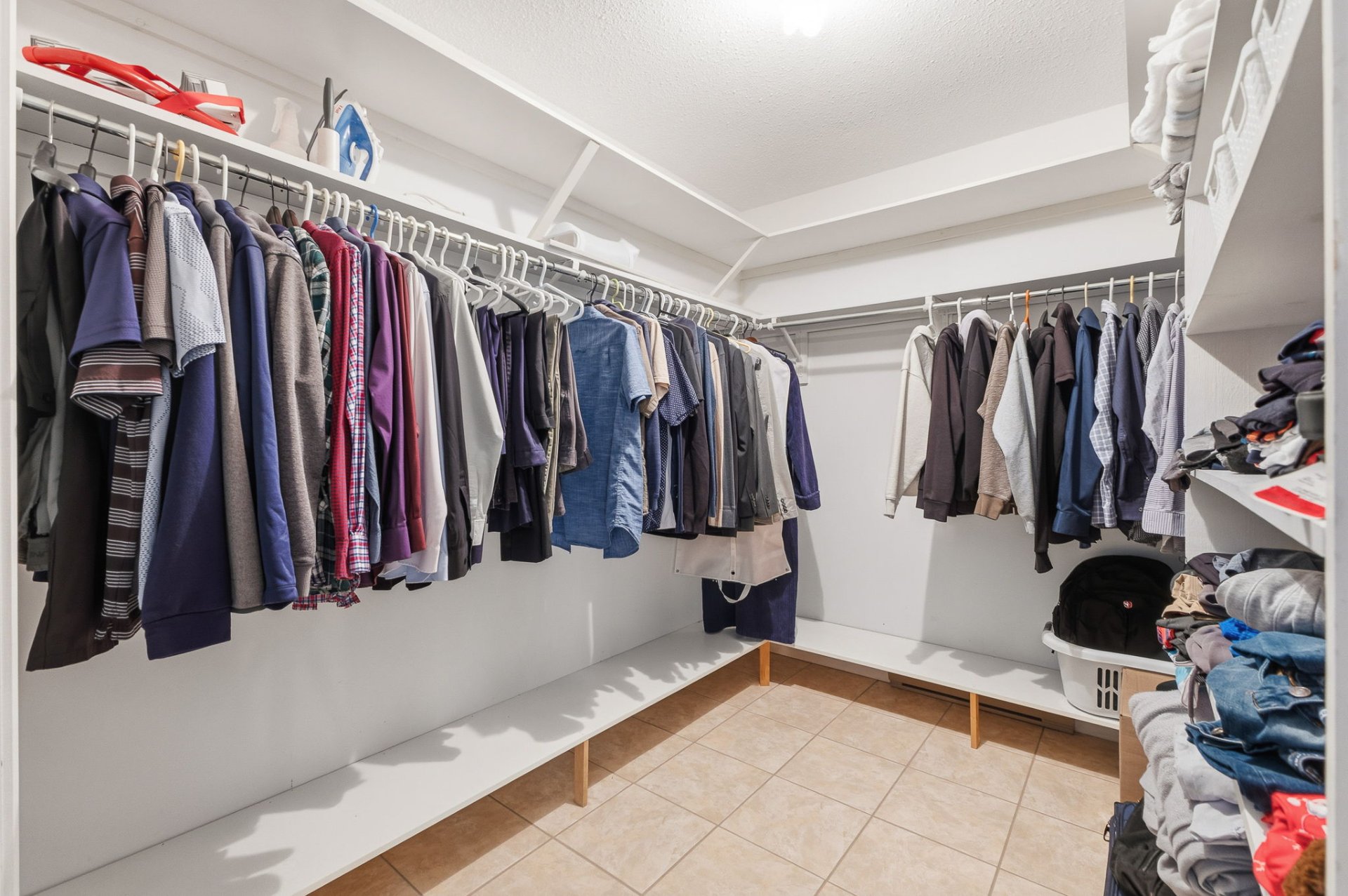 Walk-in closet