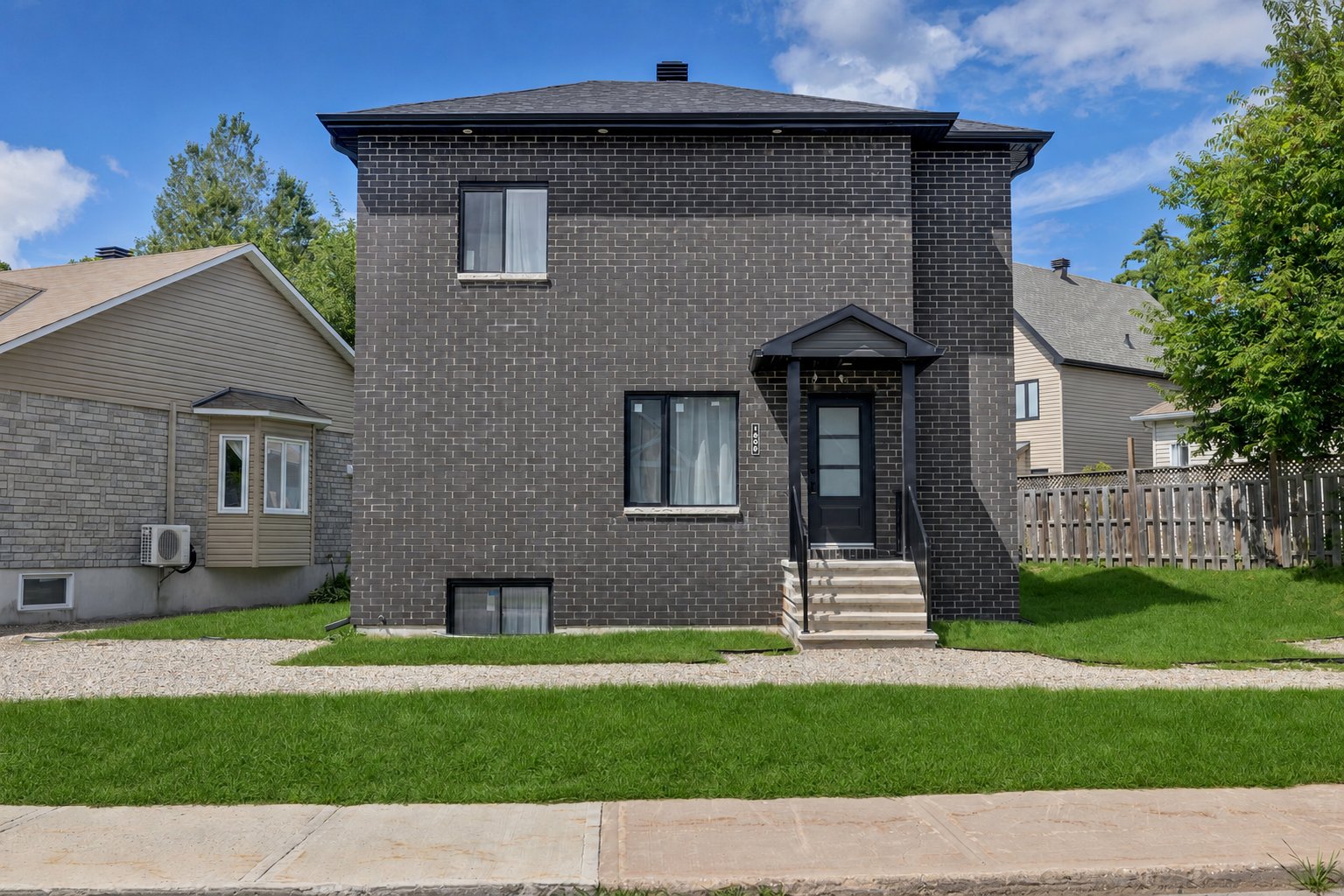 1609 Boul. St-René E. 