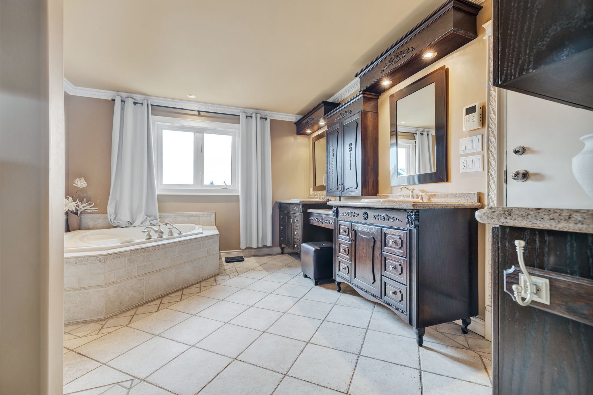 Salle de bains attenante à la CCP
