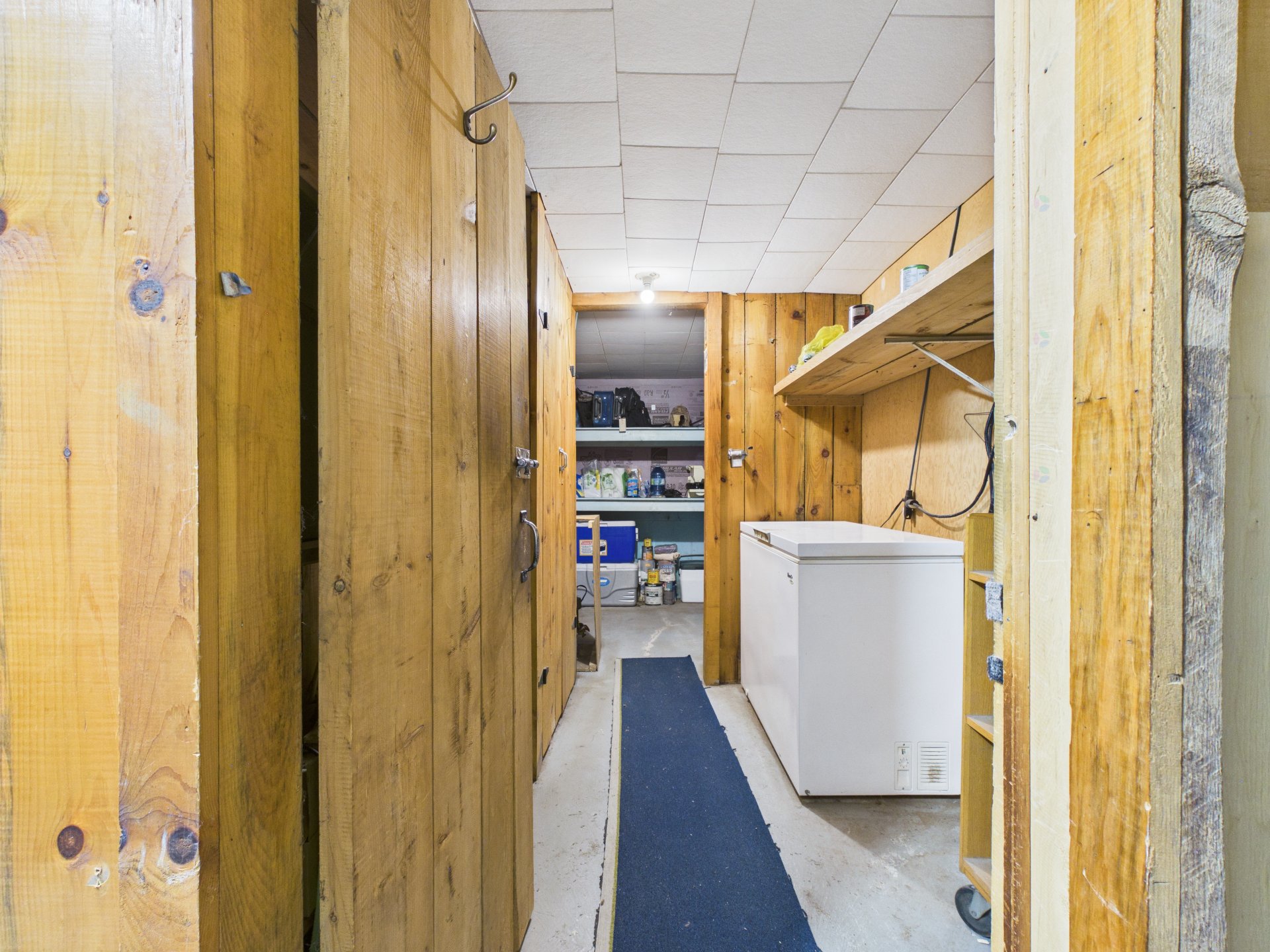 Walk-in closet