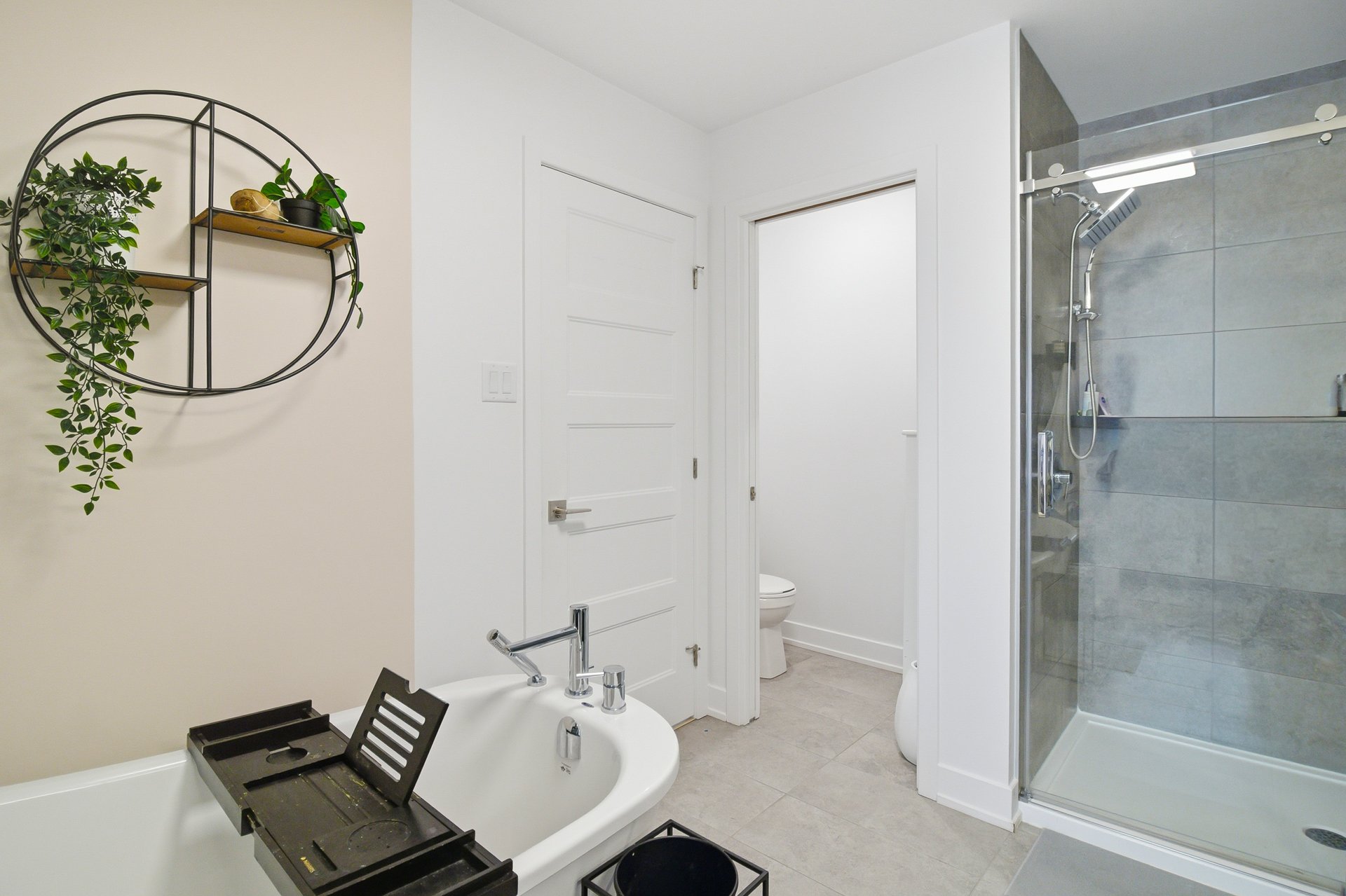 Salle de bains attenante à la CCP