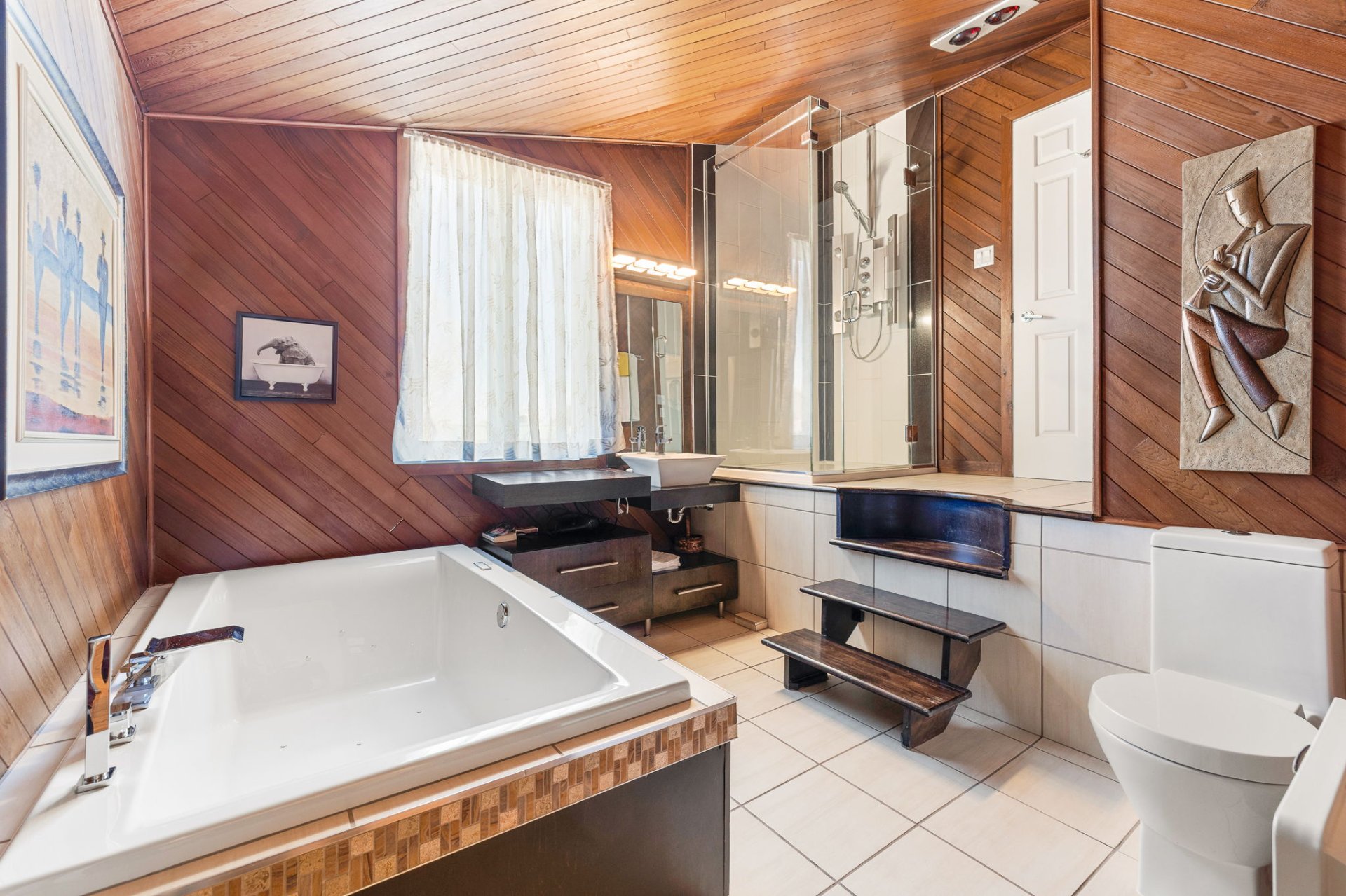 Ensuite bathroom