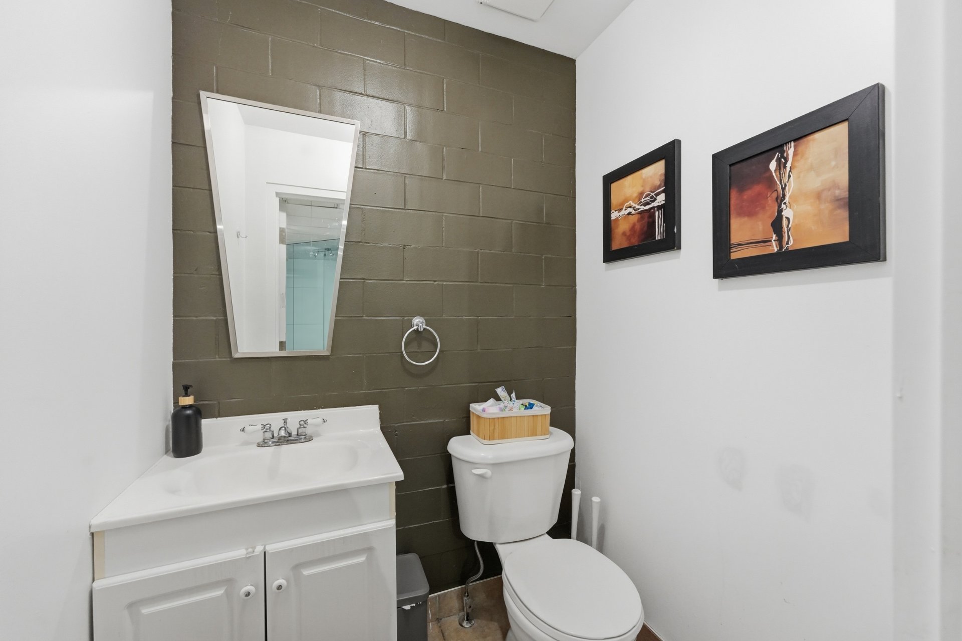 Powder room