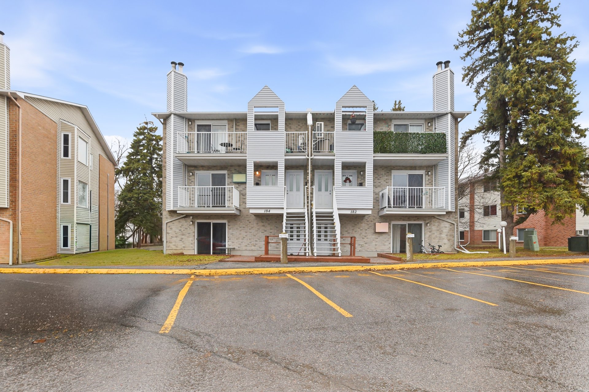 184 Boul. La Vérendrye E. 2