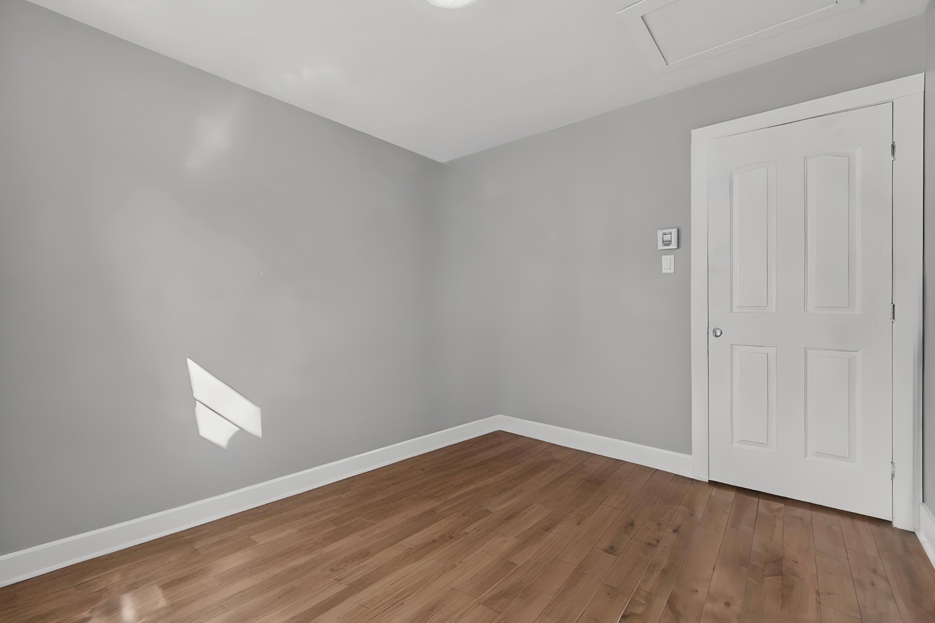 Chambre à coucher - 2e chambre au rdc - Retouche photo