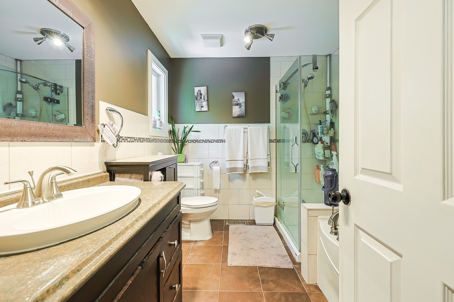 Ensuite bathroom