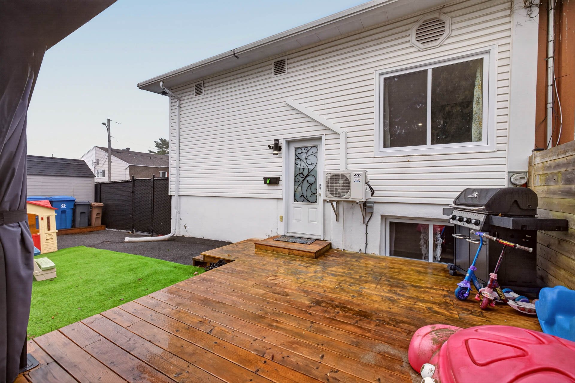 Entrée extérieure - arrière