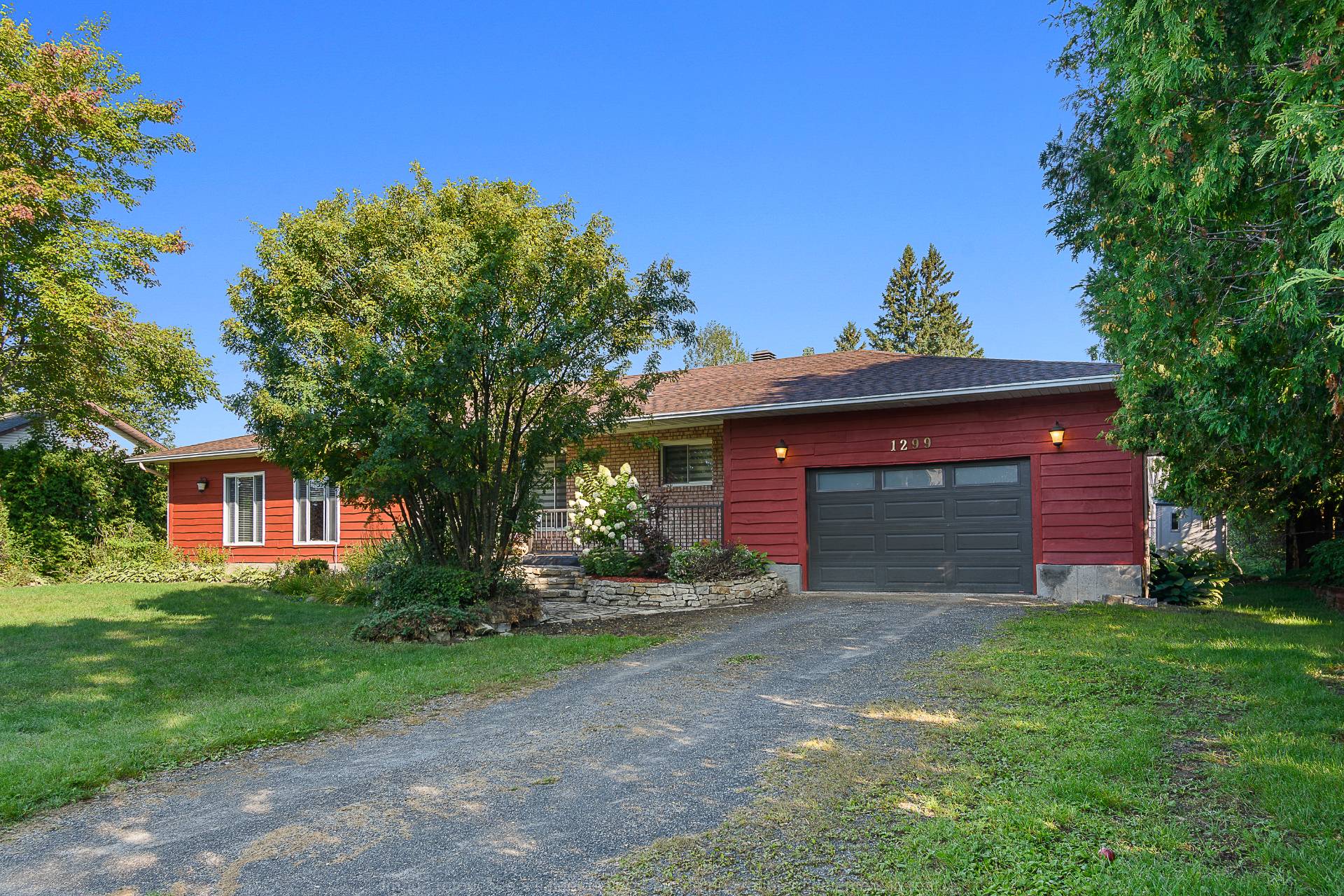 1299 Rue Gilles 