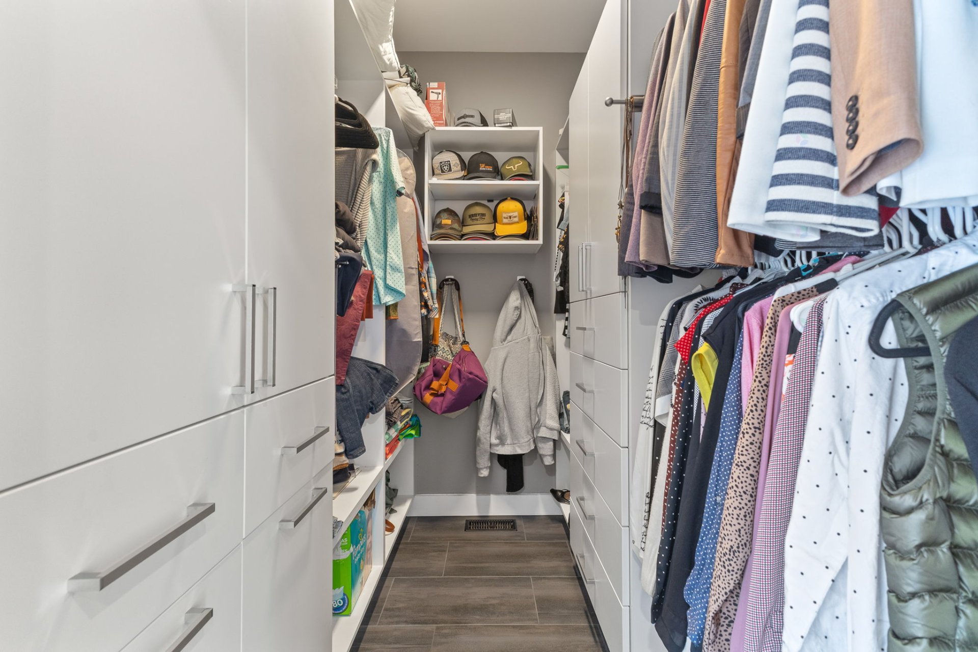 Walk-in closet