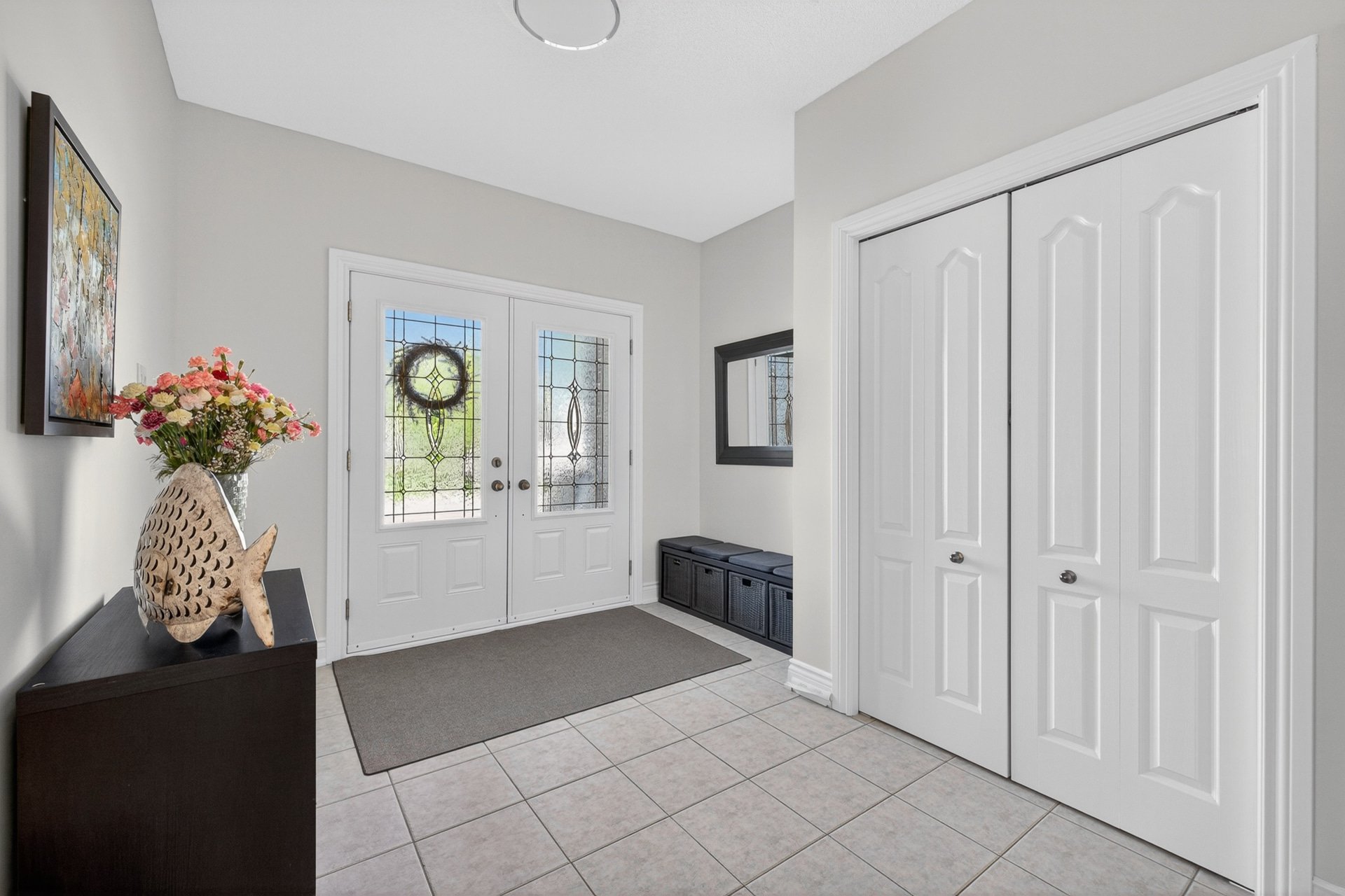Hallway - Plenty of space and plenty of storage