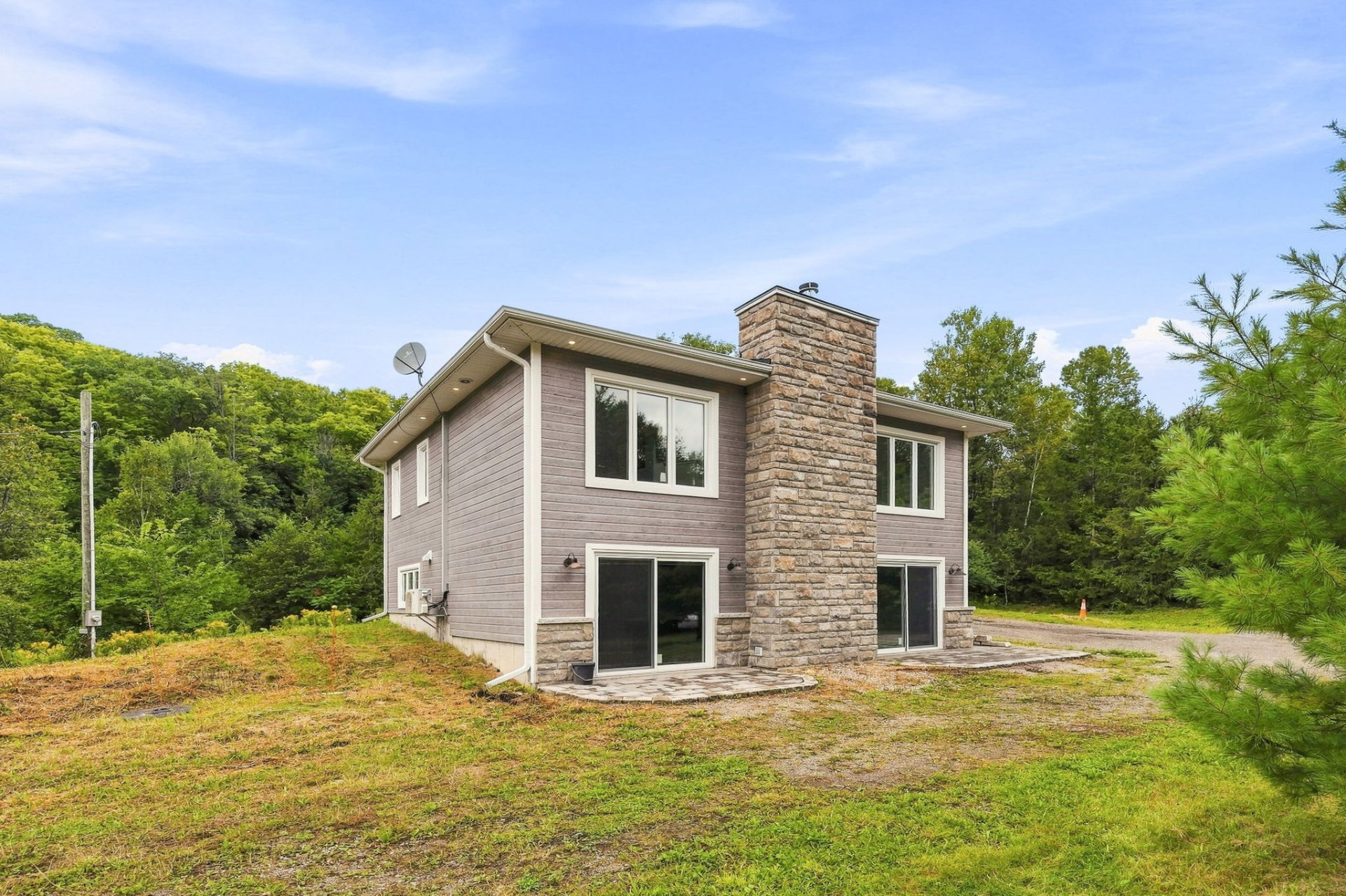 251 Ch. Blackburn — photo 2