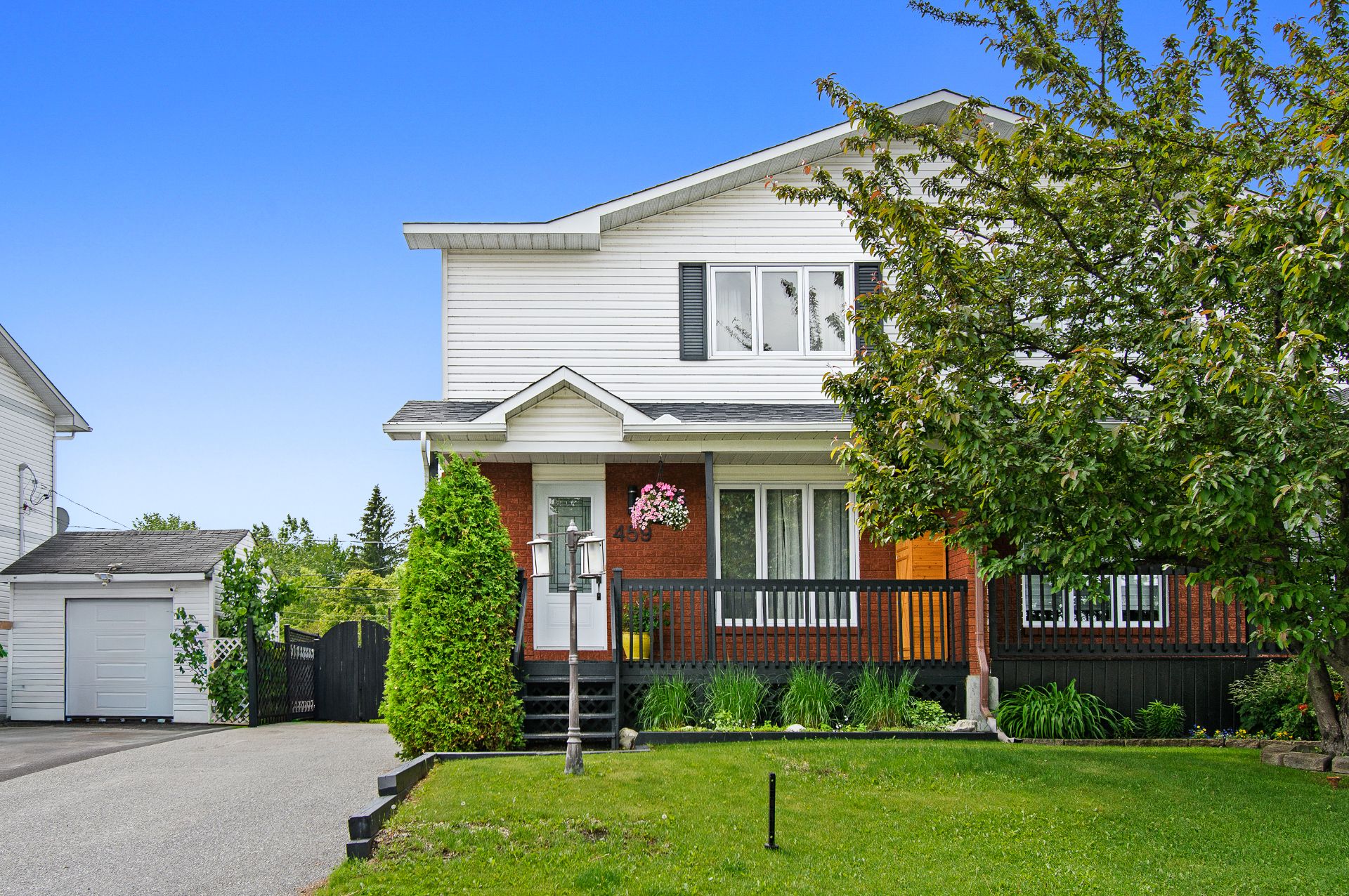 459 Rue de Castillon 