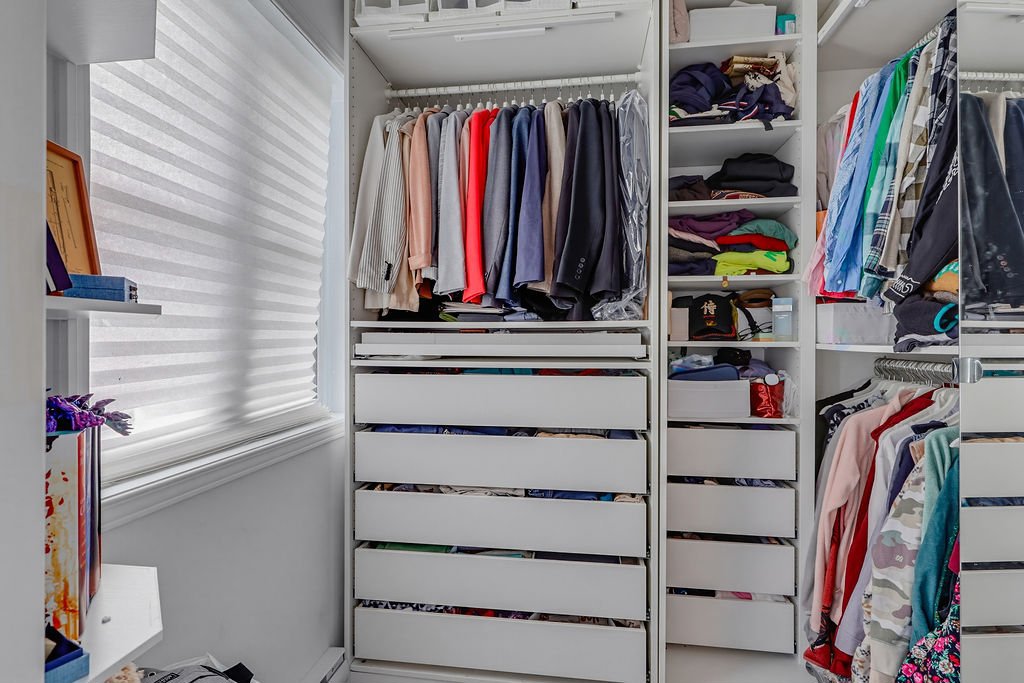Walk-in closet