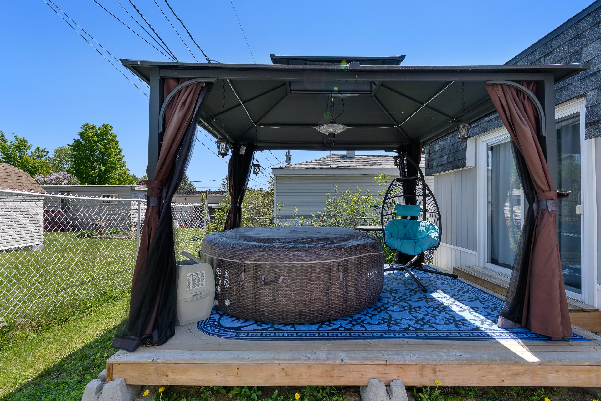 Hot tub