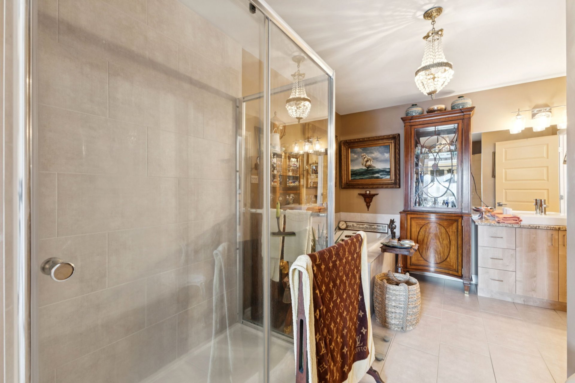 Salle de bains attenante à la CCP