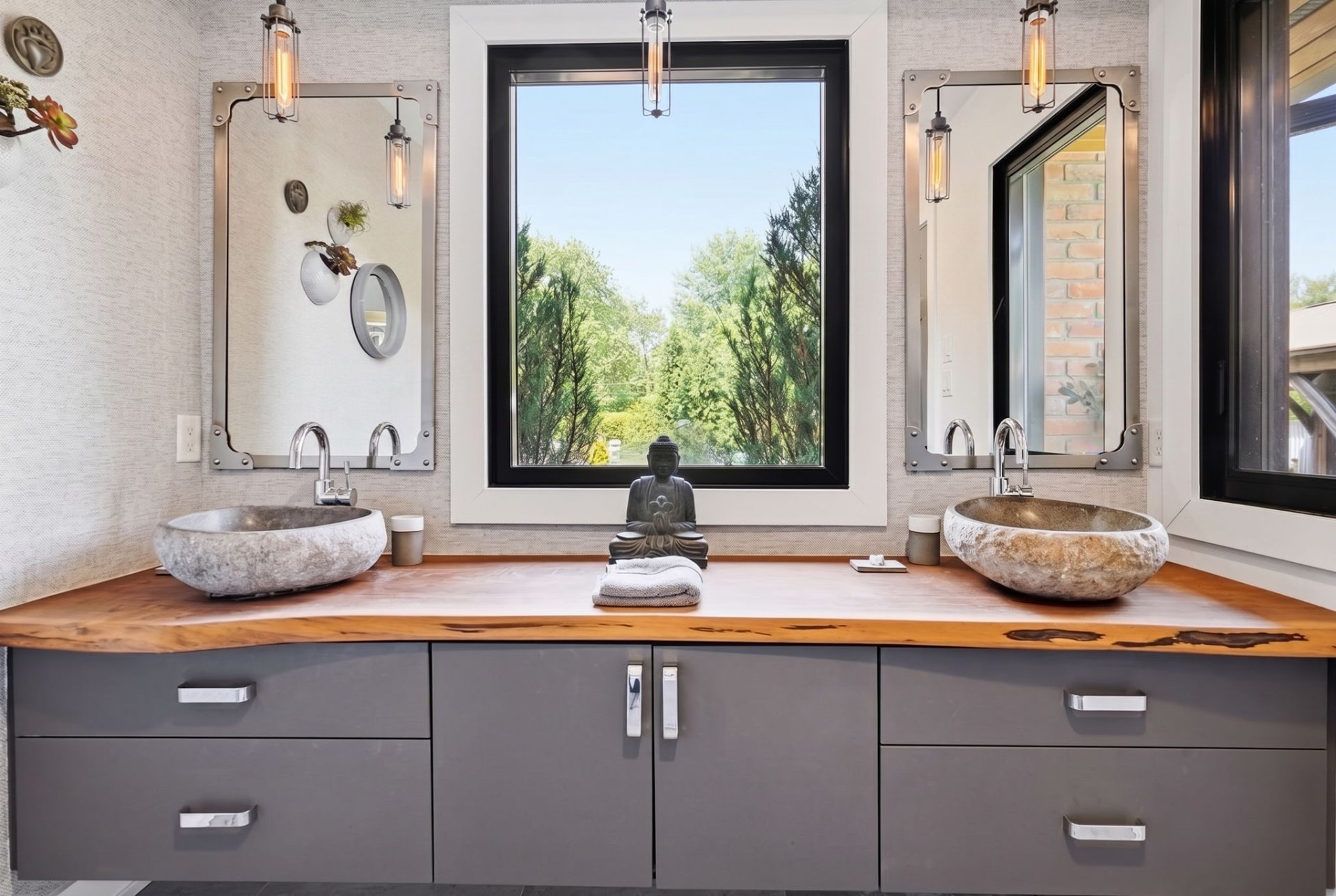 Ensuite bathroom