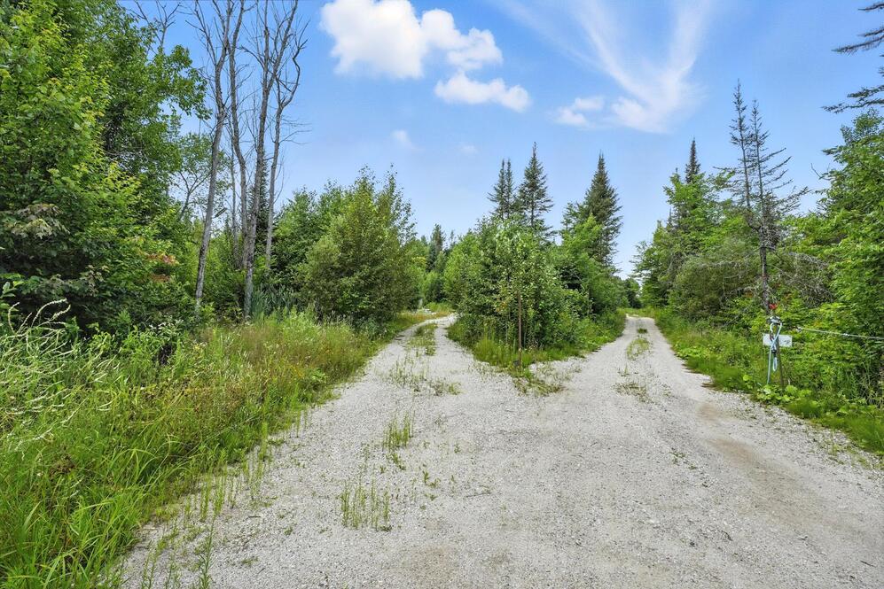 Street - entrance corner lot