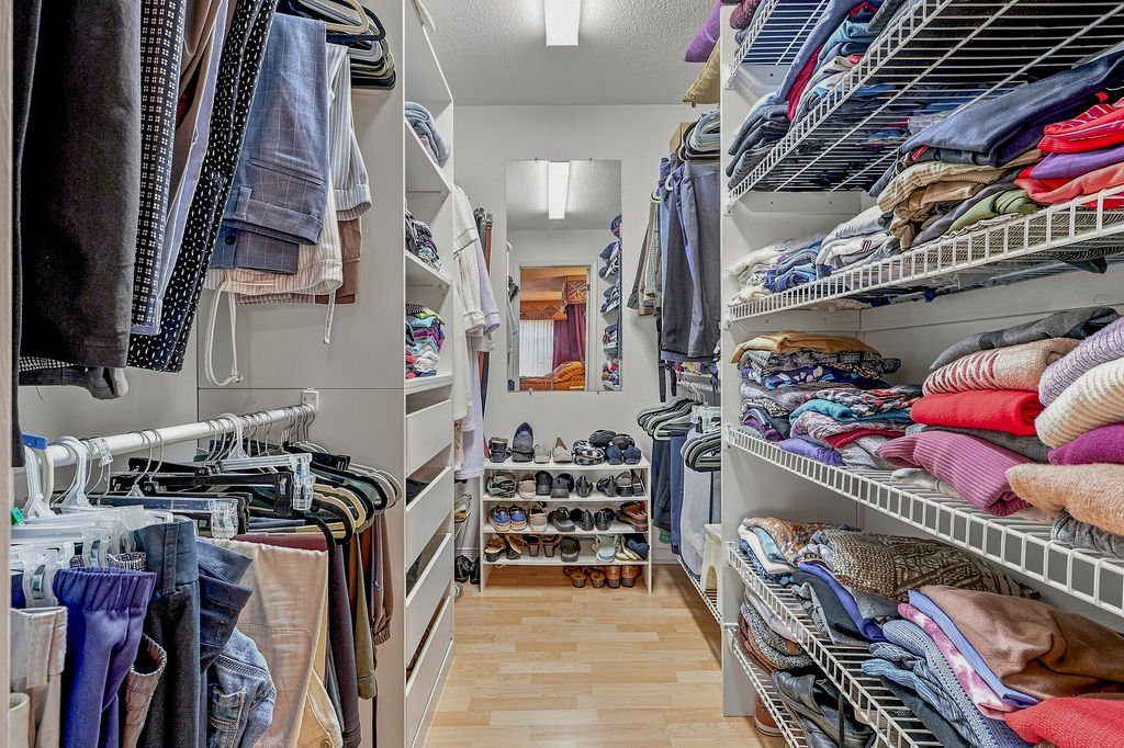 Walk-in closet