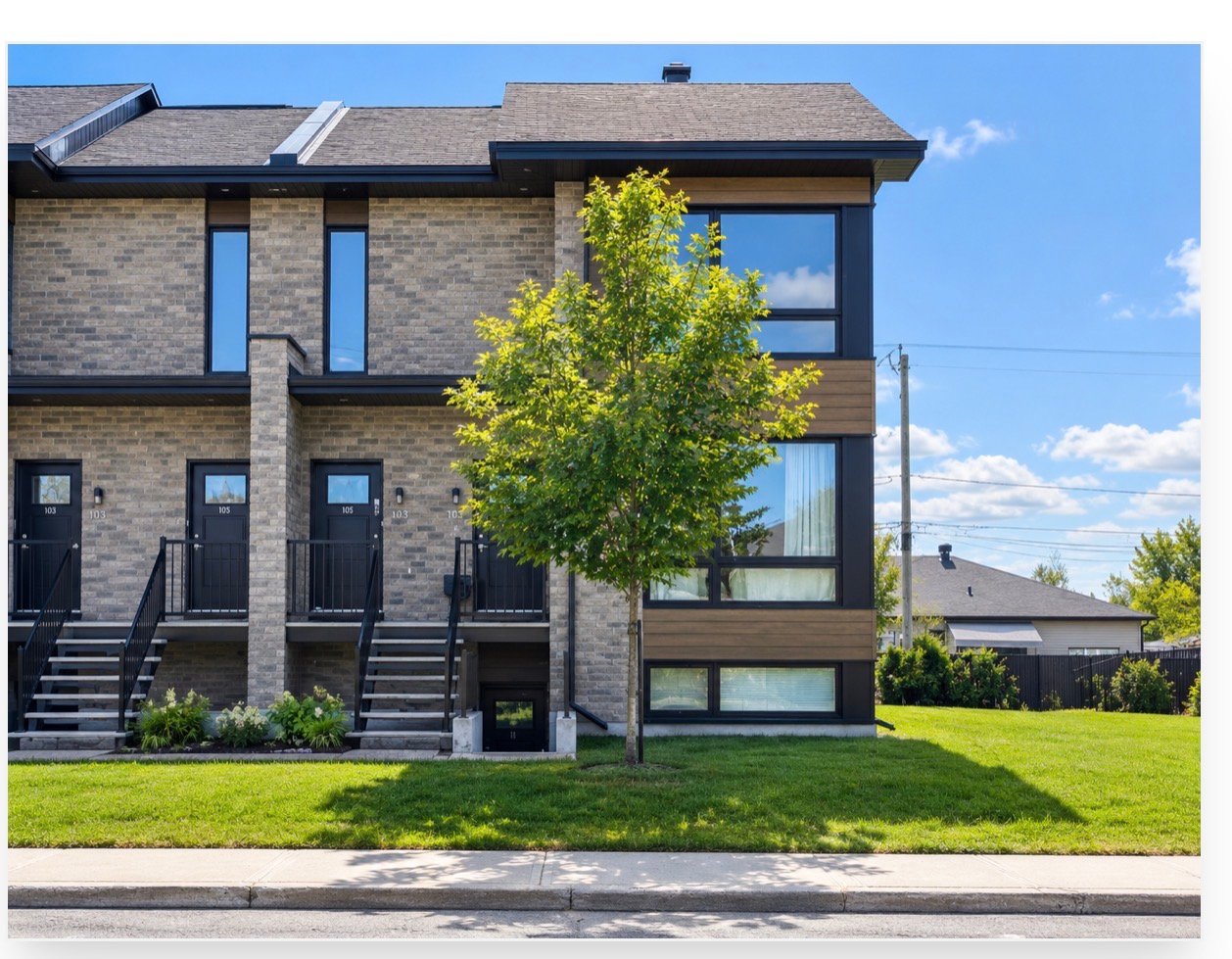 1064 Boul. St-René E. 