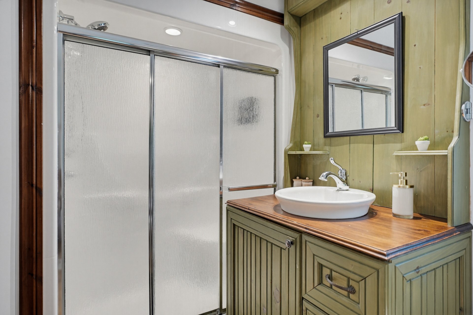 Ensuite bathroom