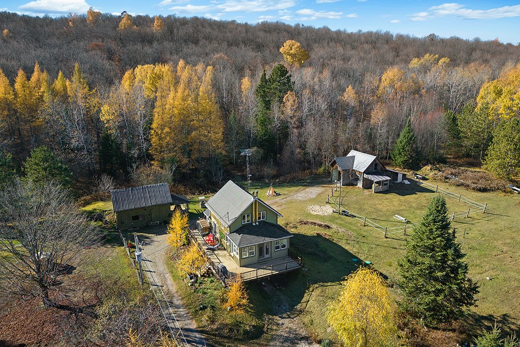 669 Ch. du Lac-à-la-Croix