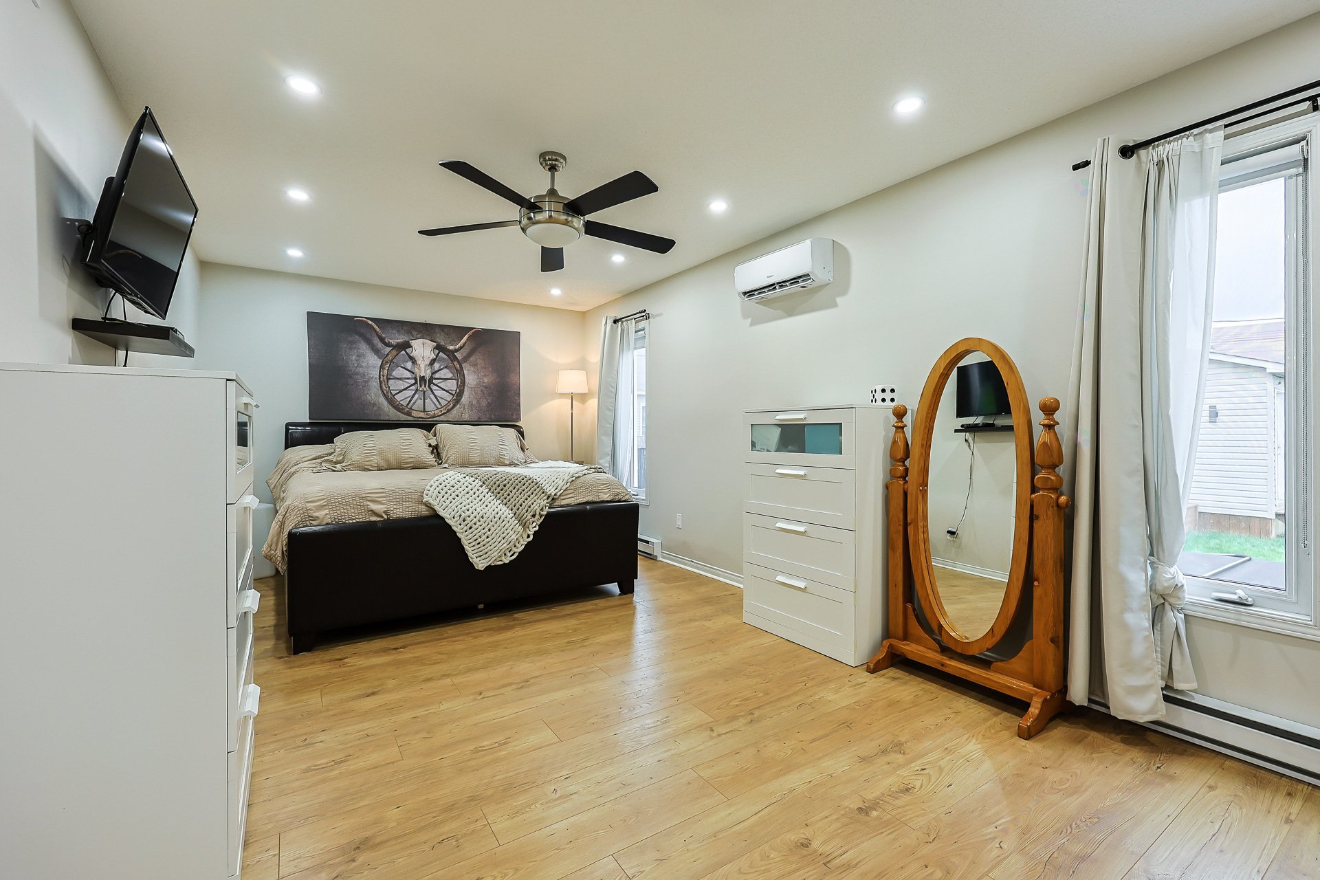 Primary bedroom