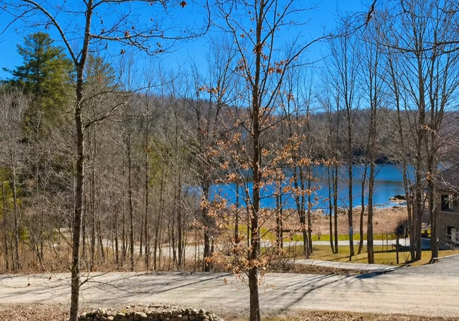 Vue sur l'eau - Le magnifique Lac Farrand