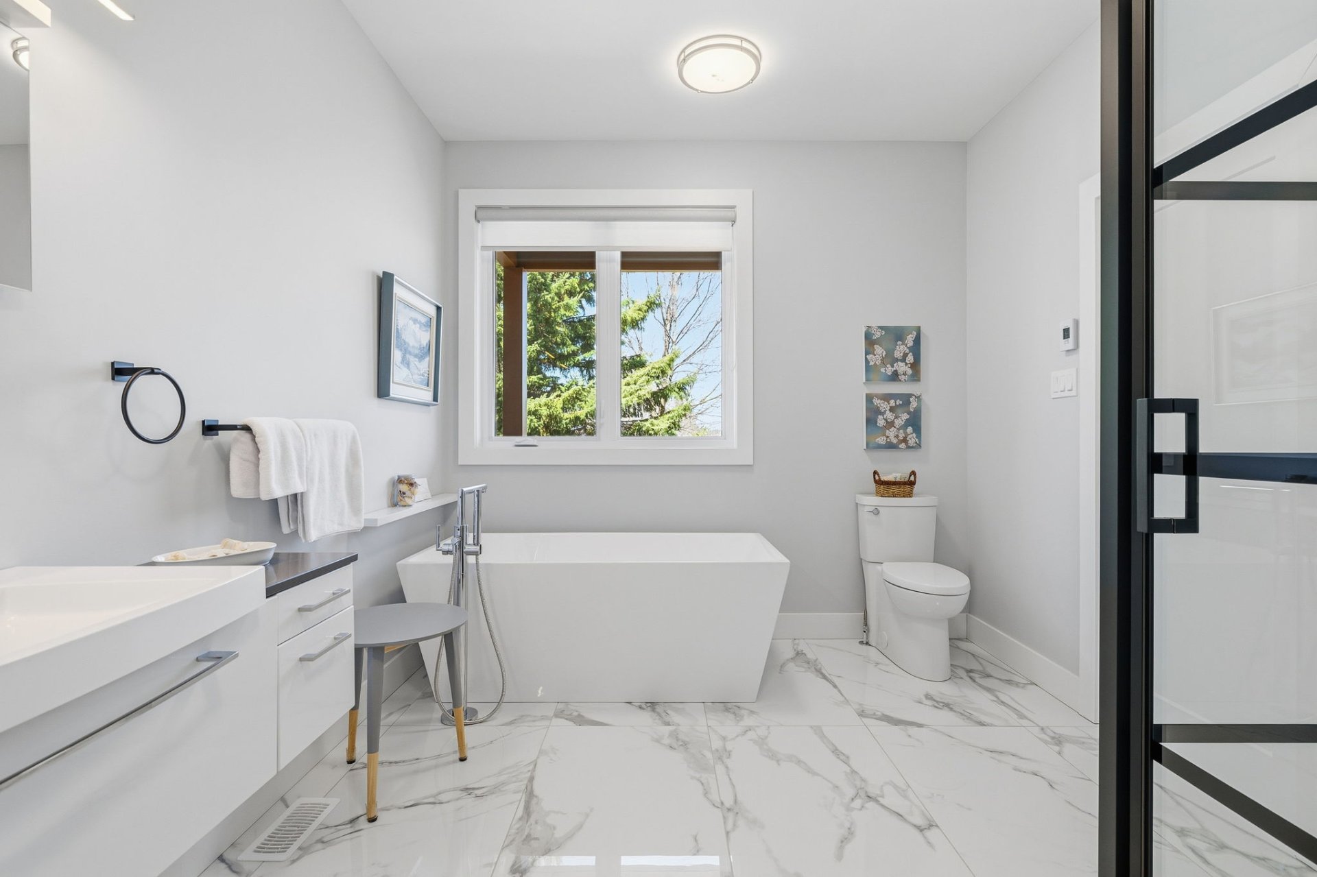 Ensuite bathroom