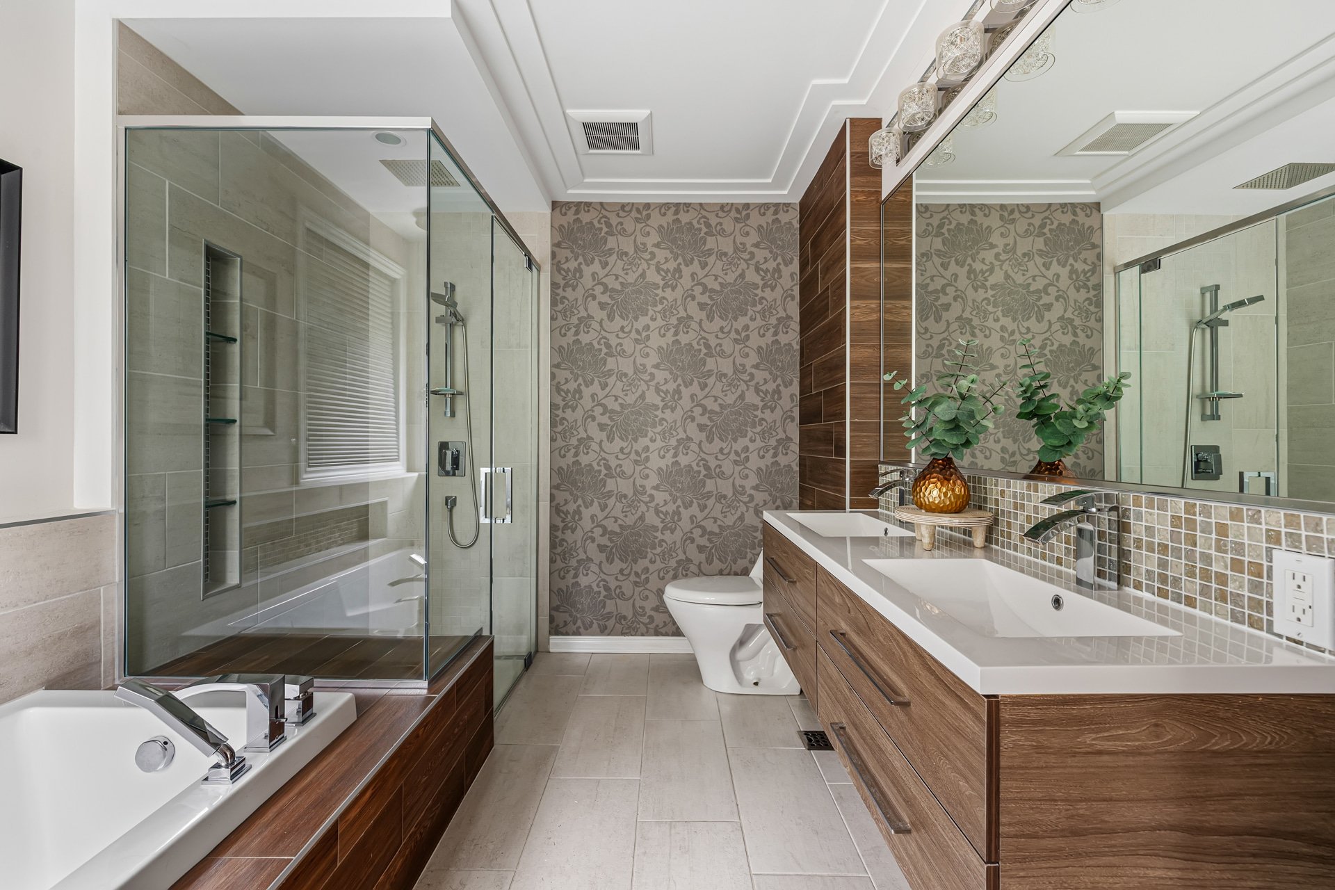 Ensuite bathroom