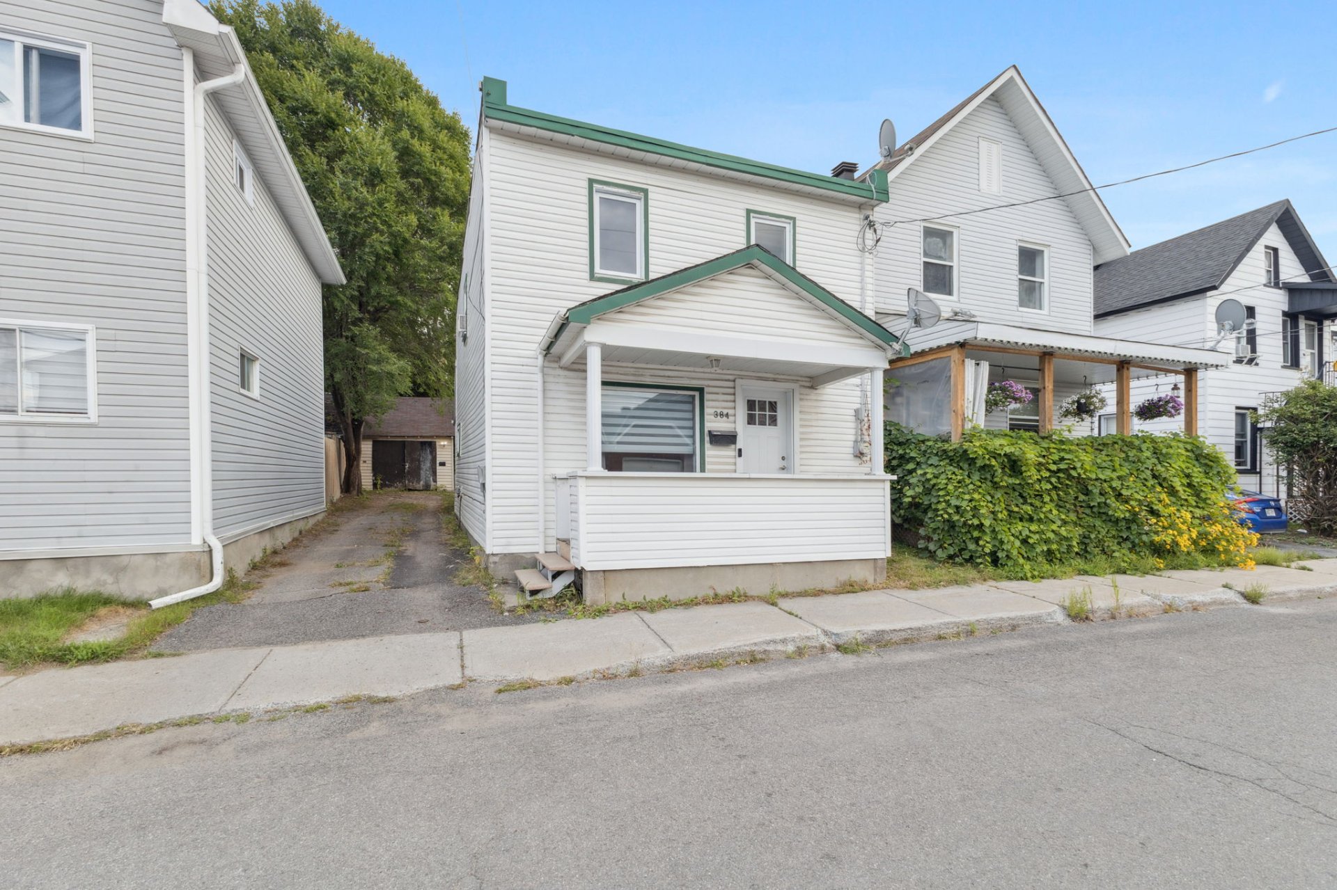 384 Rue Charles 