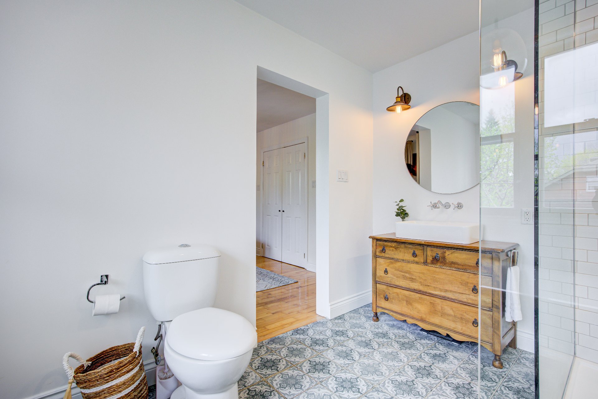 Ensuite bathroom