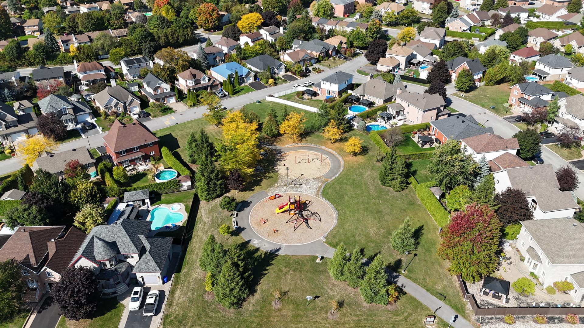 Autre - Parc en face