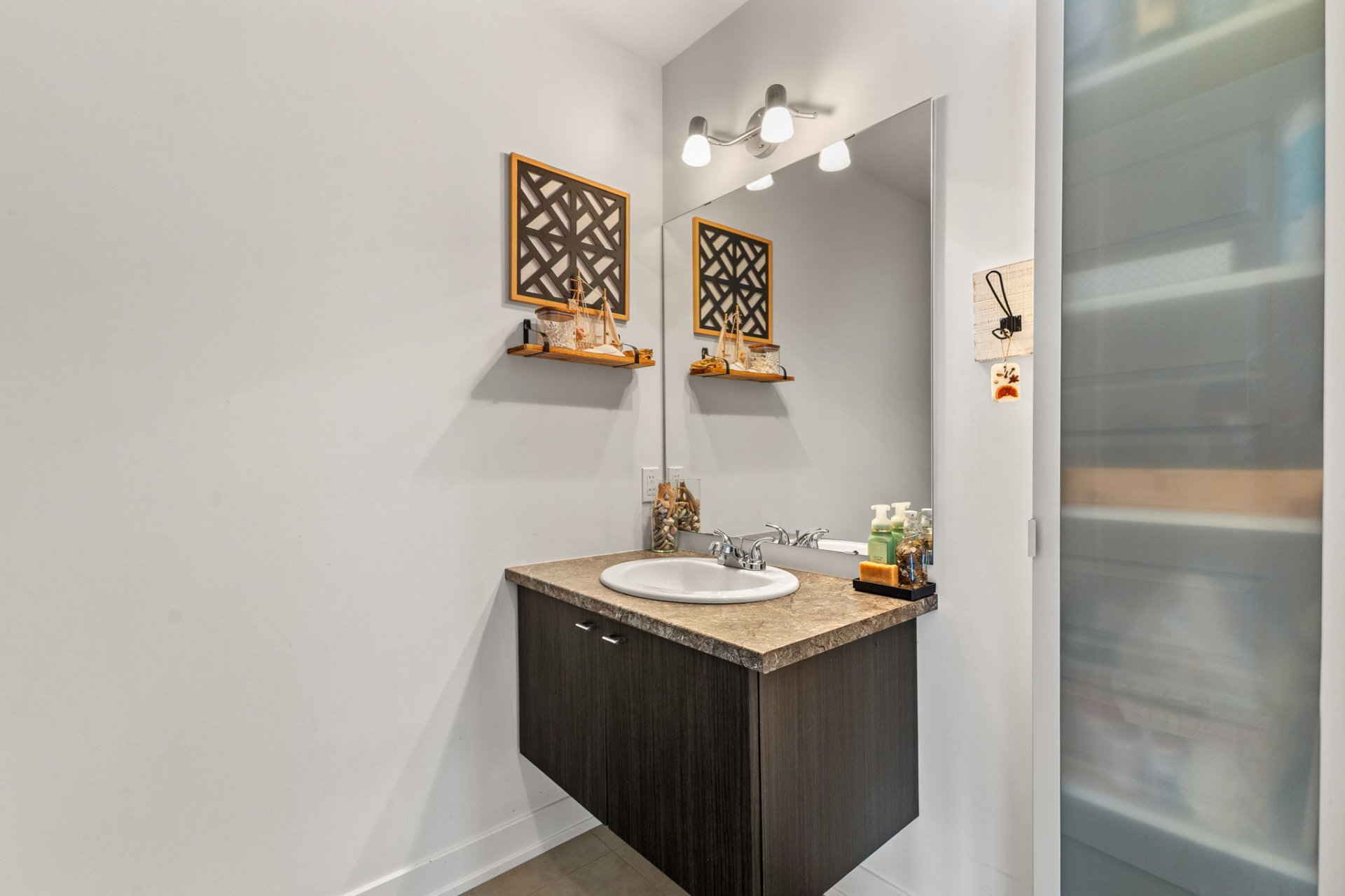 Powder room