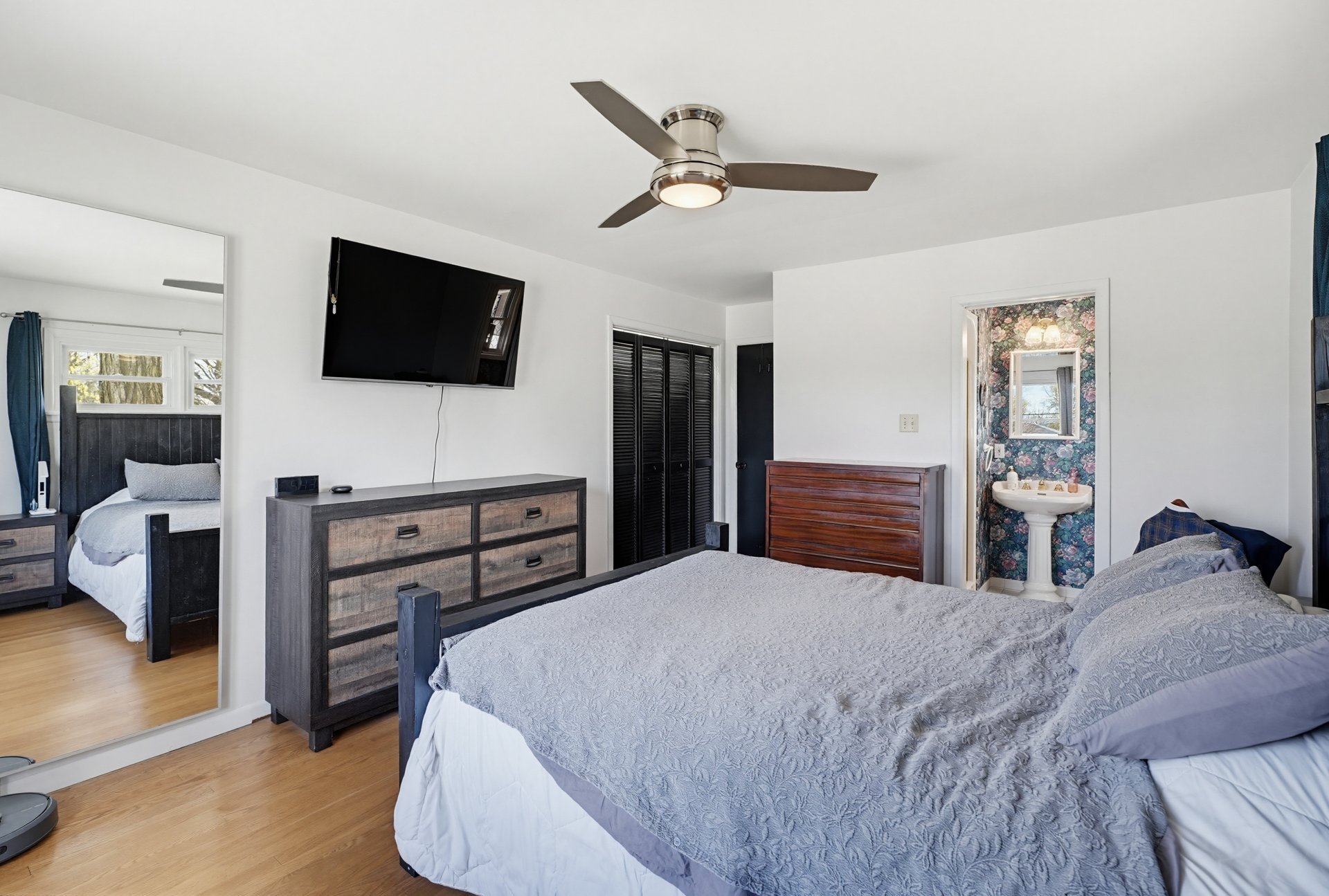 Master bedroom
