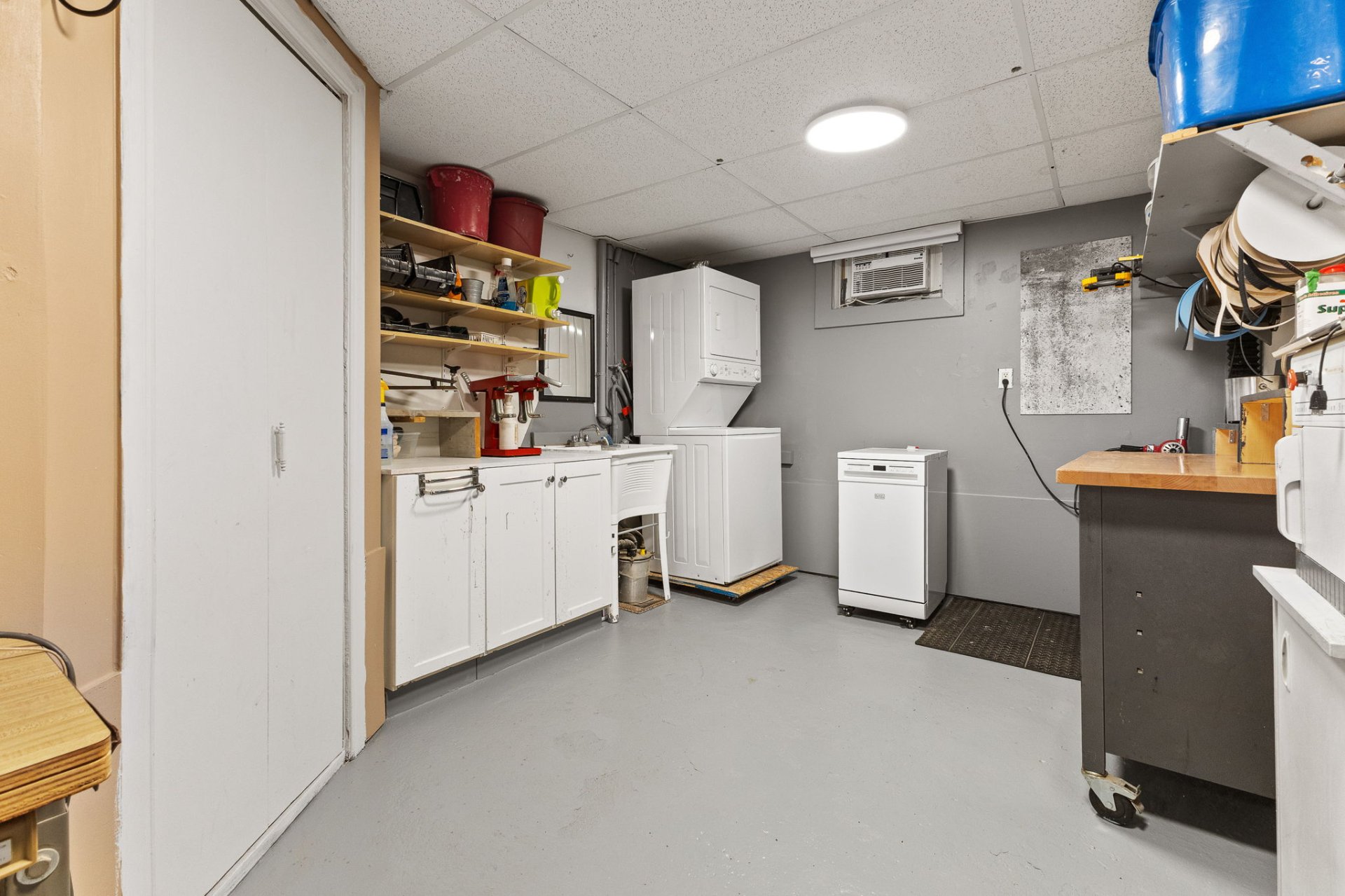 workshop/laundry room