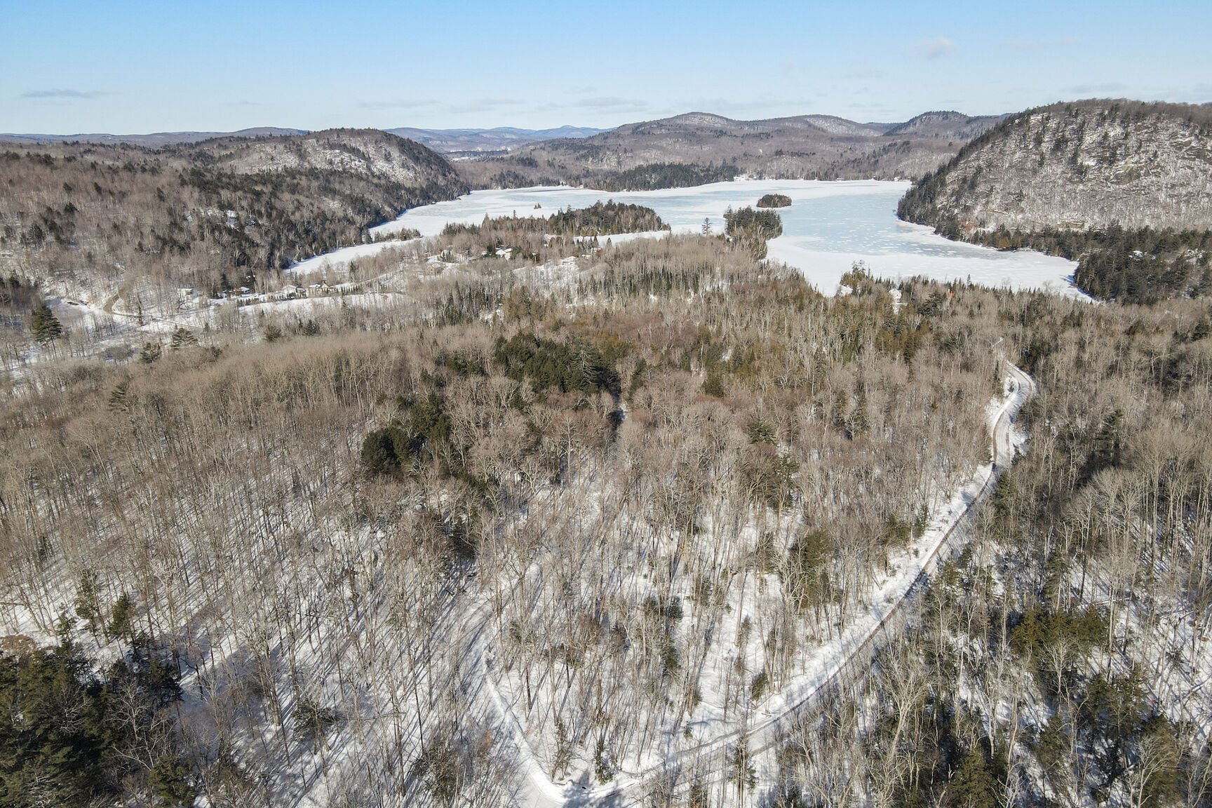 Vue sur l'eau - Vue aérienne du Lac McArthur