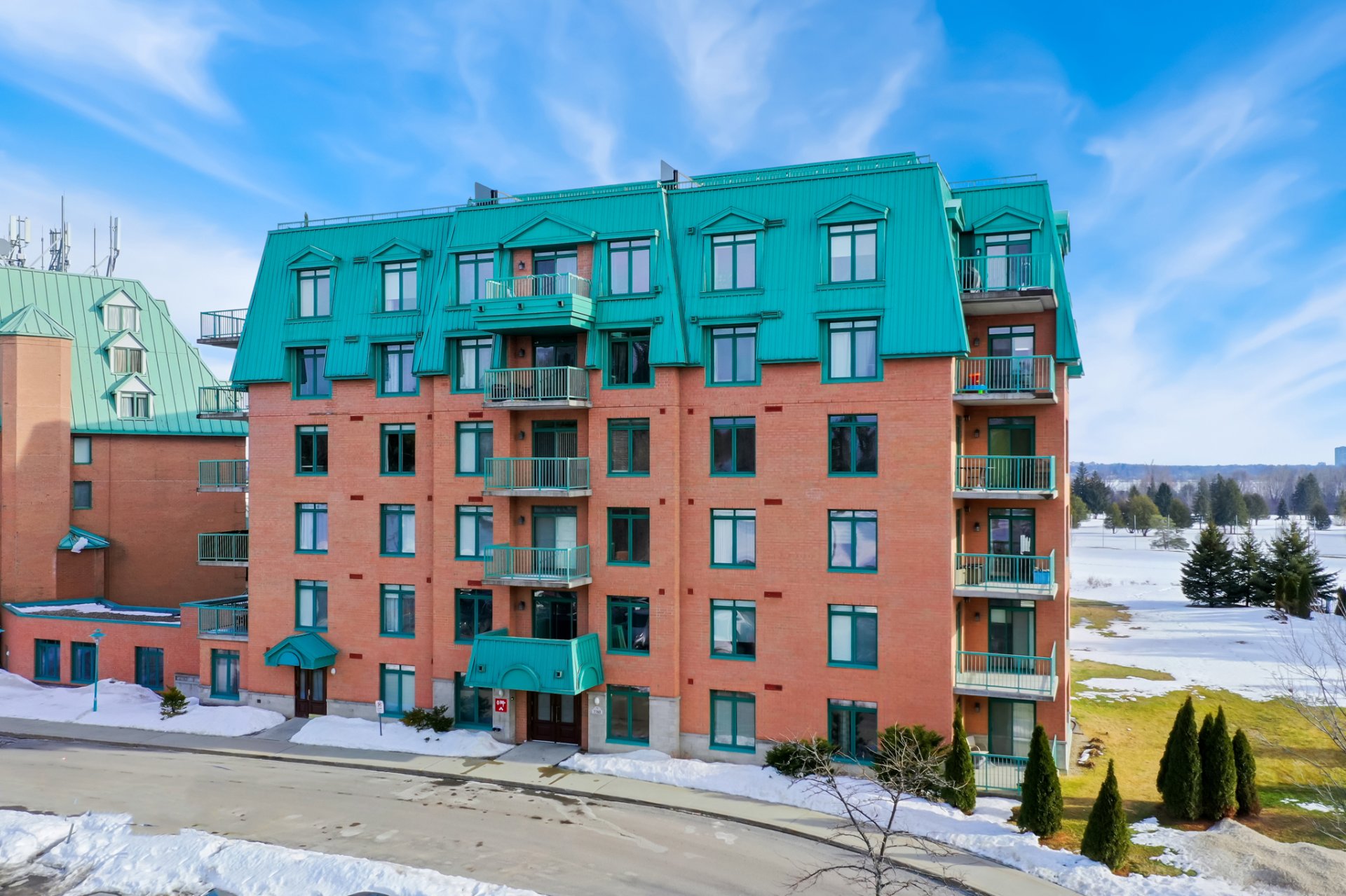 1160 Ch. d'Aylmer 608