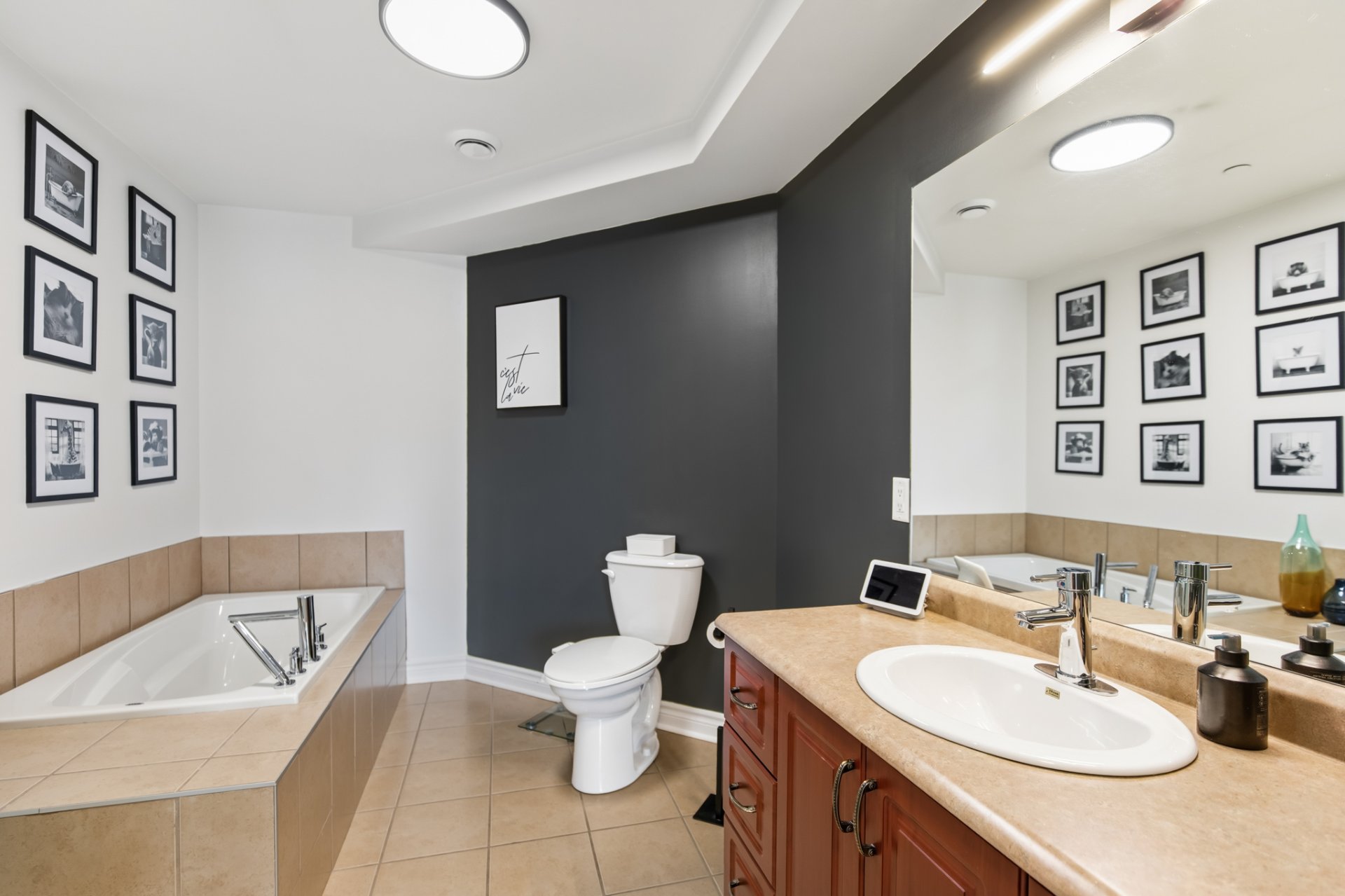 Salle de bains attenante à la CCP