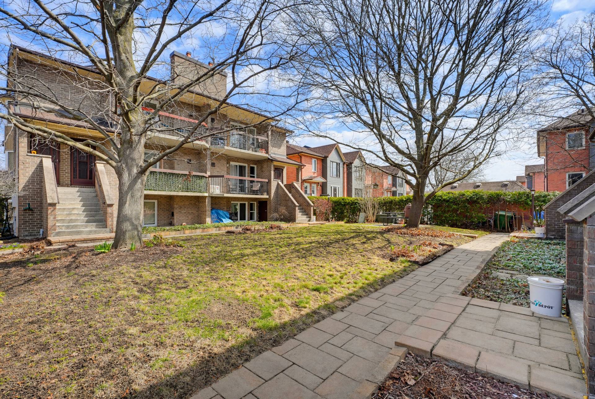 630 Boul. des Hautes-Plaines 