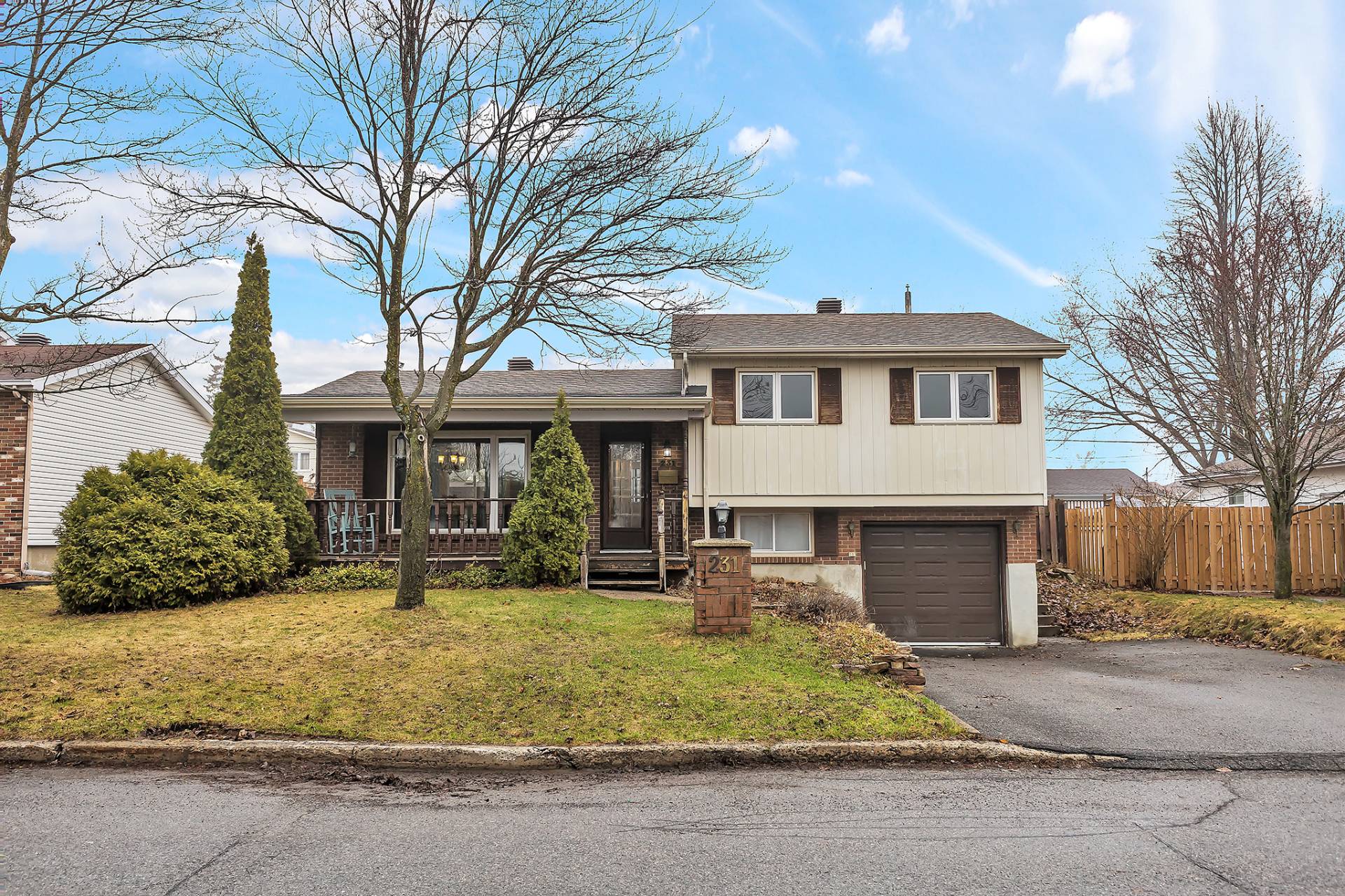 231 Av. des Voyageurs 