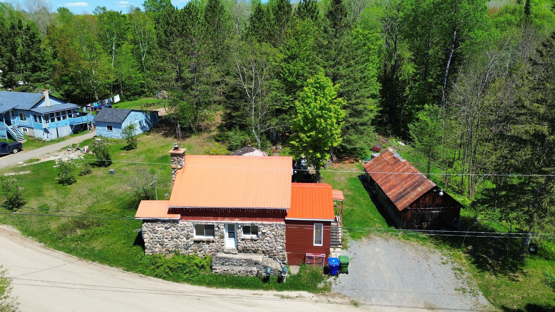 348 Ch. du Lac-Doré S.